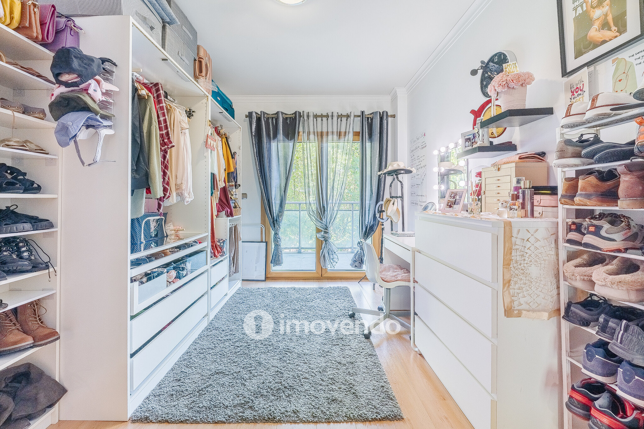 Apartamento T2 moderno, com garagem e varanda enorme, na Malvarosa