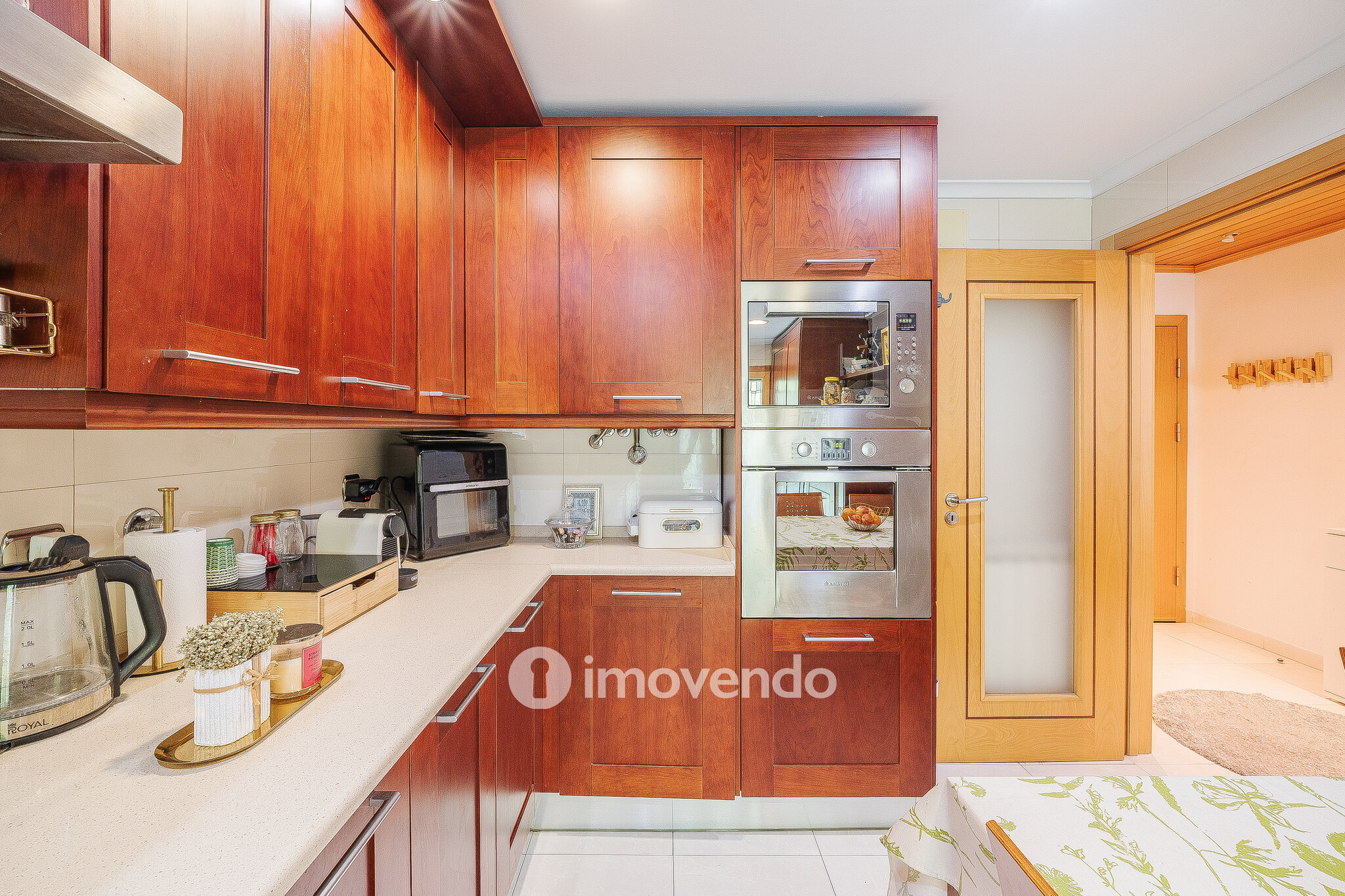 Apartamento T2 moderno, com garagem e varanda enorme, na Malvarosa
