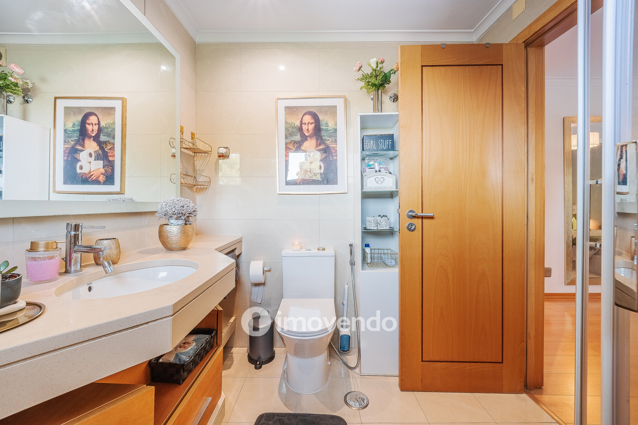 Apartamento T2 moderno, com garagem e varanda enorme, na Malvarosa