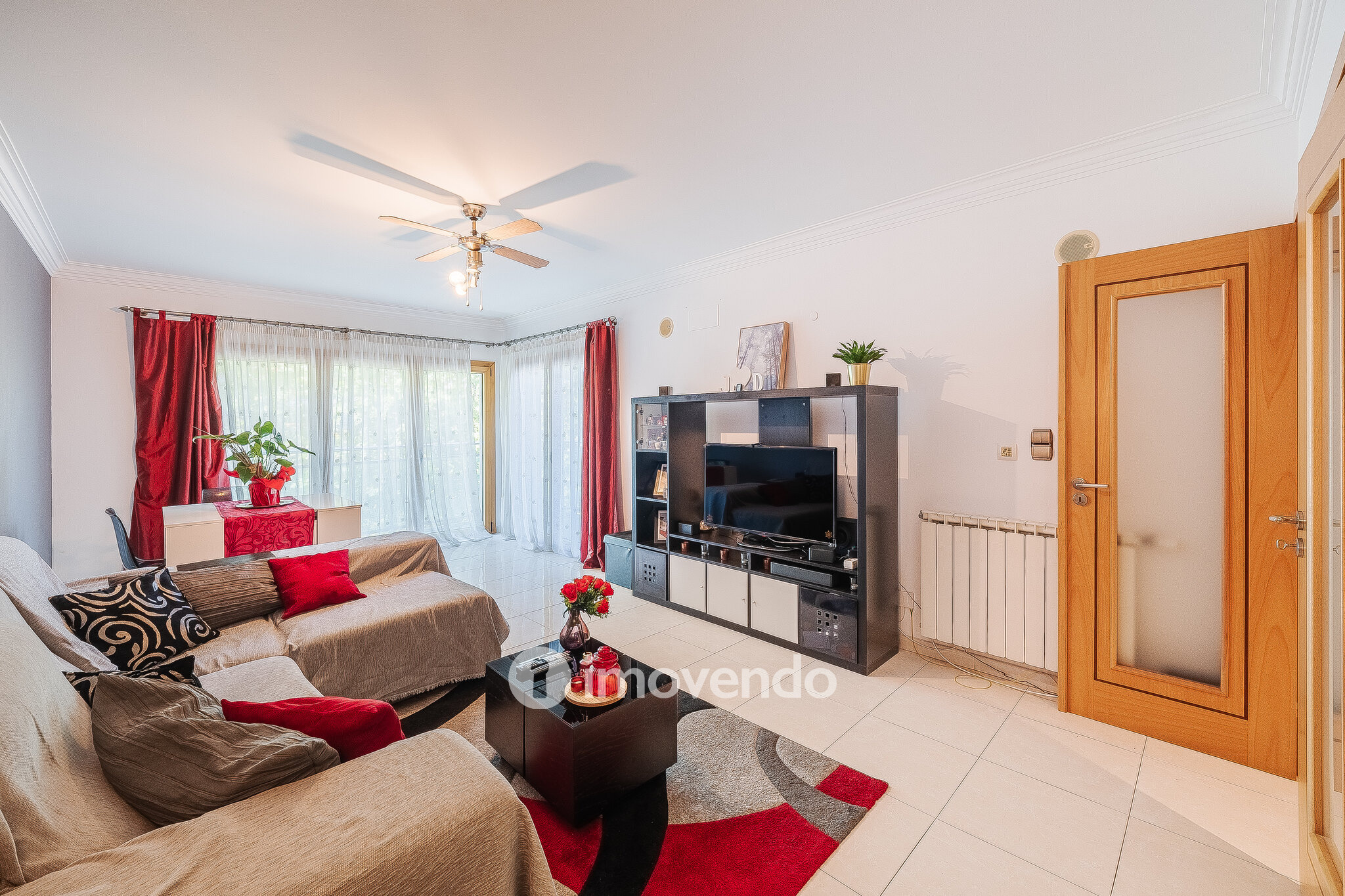 Apartamento T2 moderno, com garagem e varanda enorme, na Malvarosa