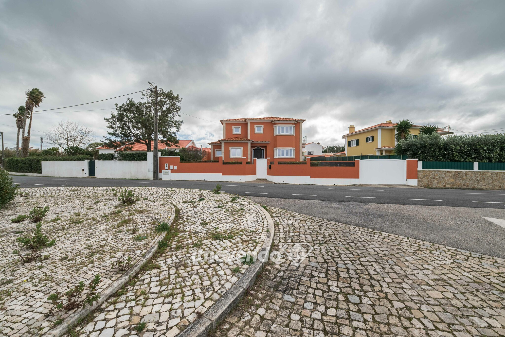 Moradia isolada T6 de luxo, com piscina, jardim e garagem, em Sintra