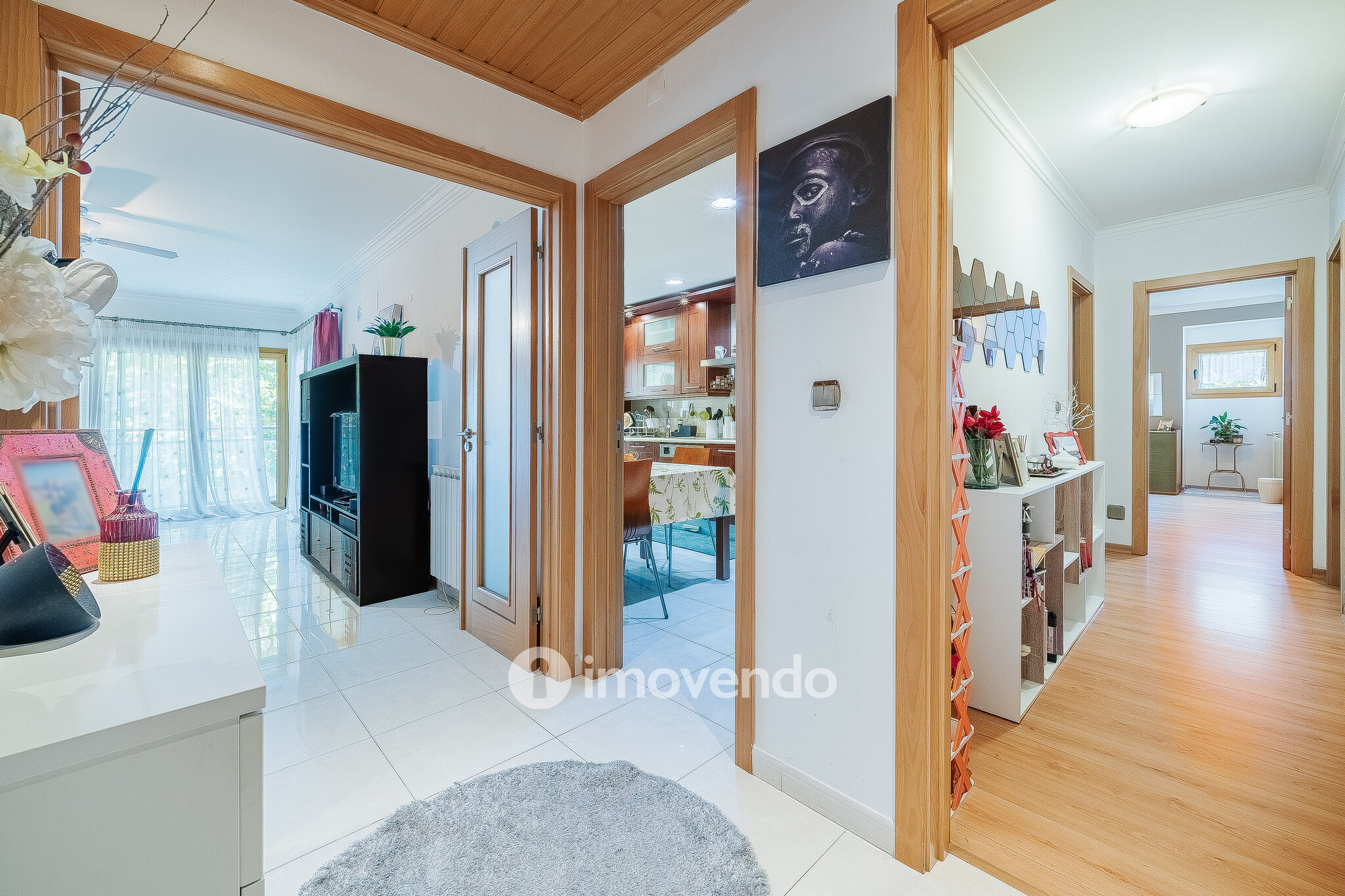 Apartamento T2 moderno, com garagem e varanda enorme, na Malvarosa