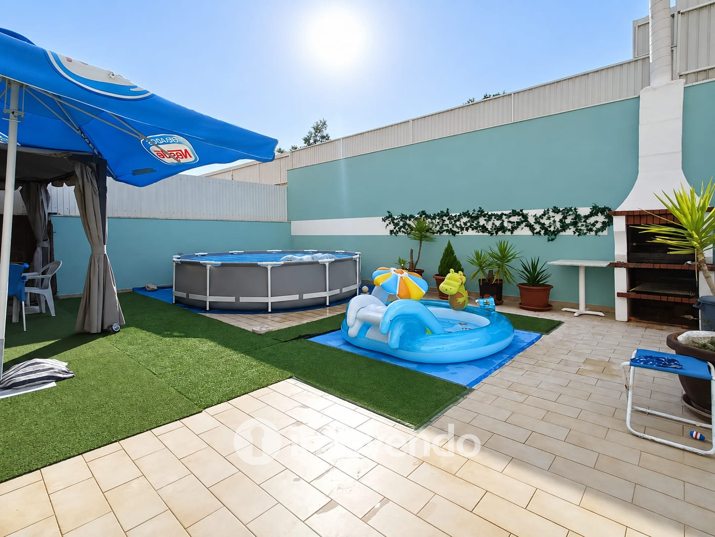 Apartamento T2 com estacionamento e terraço, em Vialonga