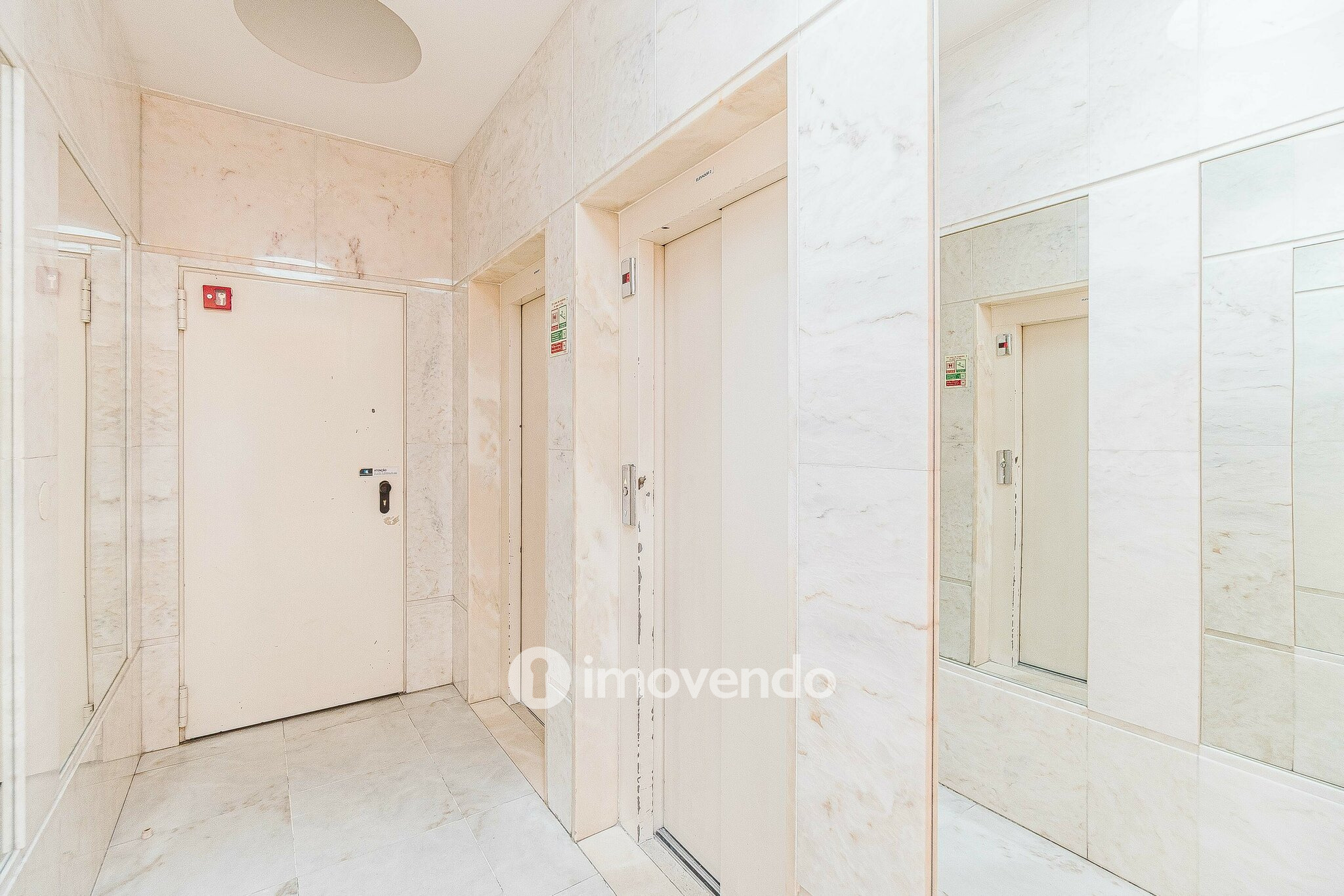 Apartamento T4, com estacionamento e vistas sobre o Tejo, em Sacavém