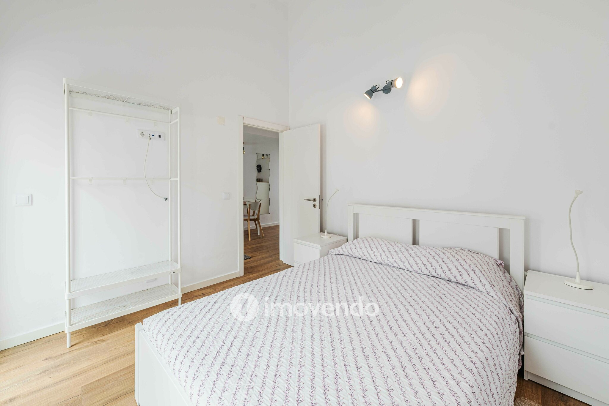 Apartamento T1 com terraço, a 1 km da praia, em Paço de Arcos
