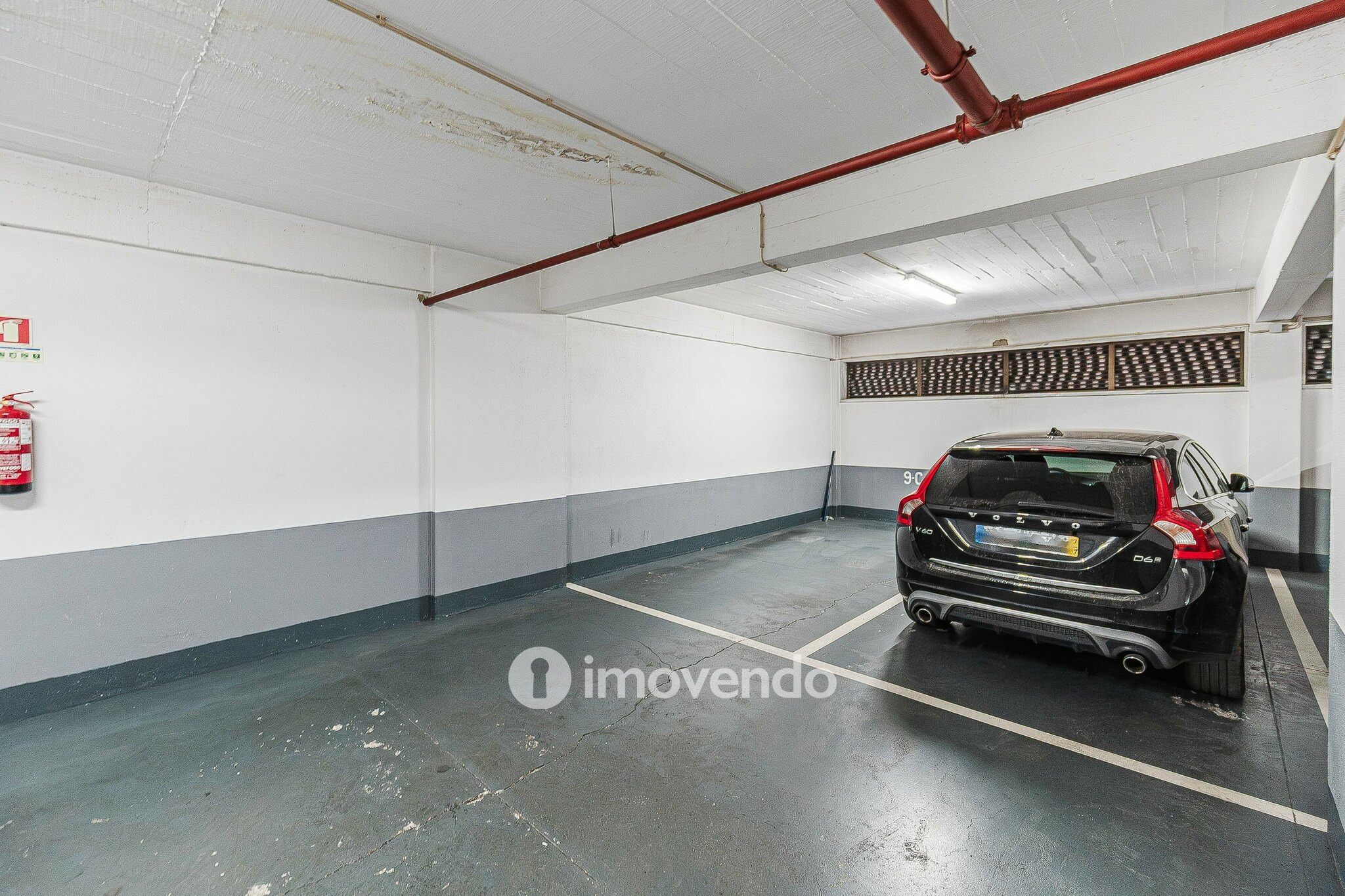 Apartamento T4, com estacionamento e vistas sobre o Tejo, em Sacavém