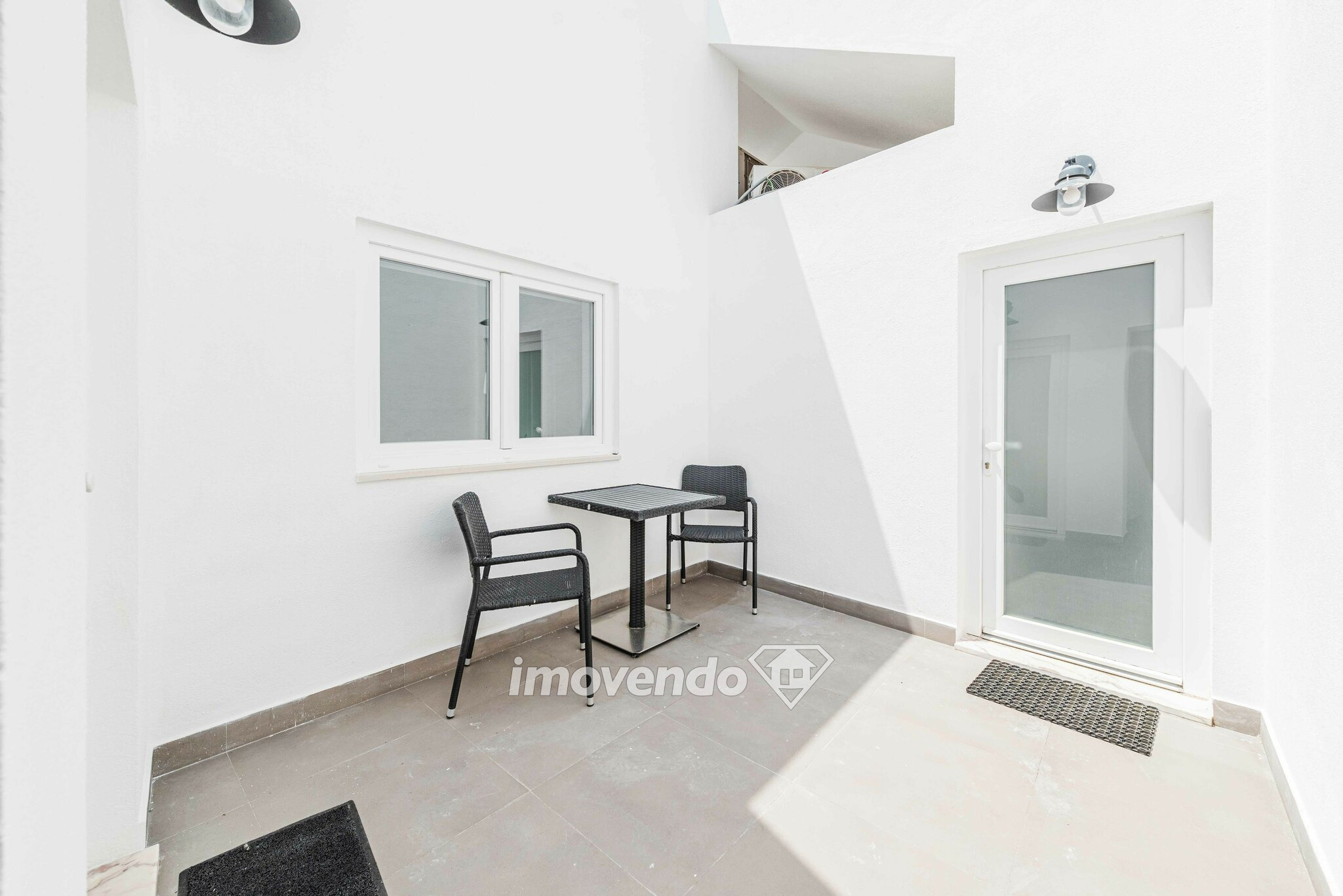 Apartamento T1 novo, a 1 km da praia, em Paço de Arcos