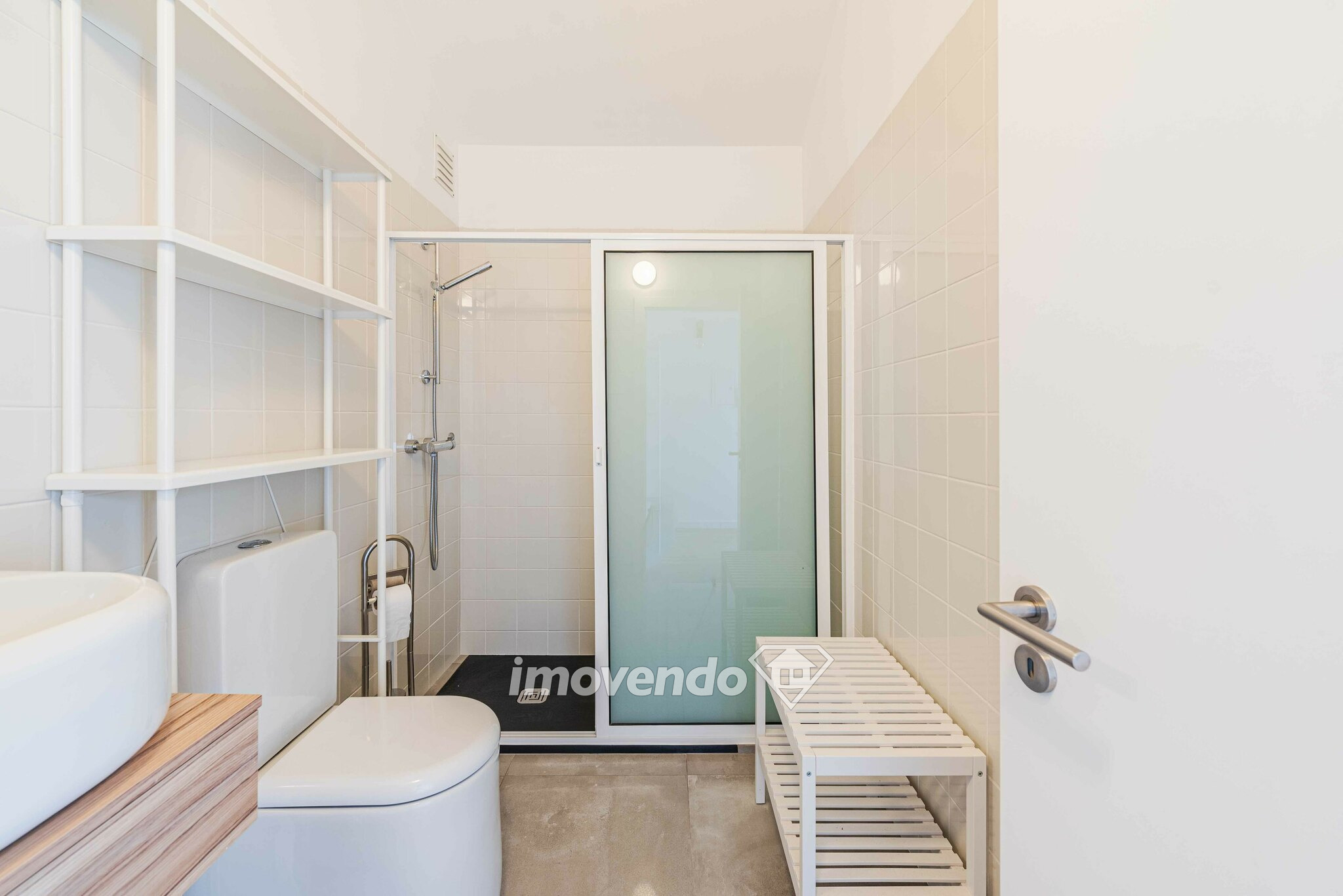 Apartamento T1 novo, a 1 km da praia, em Paço de Arcos