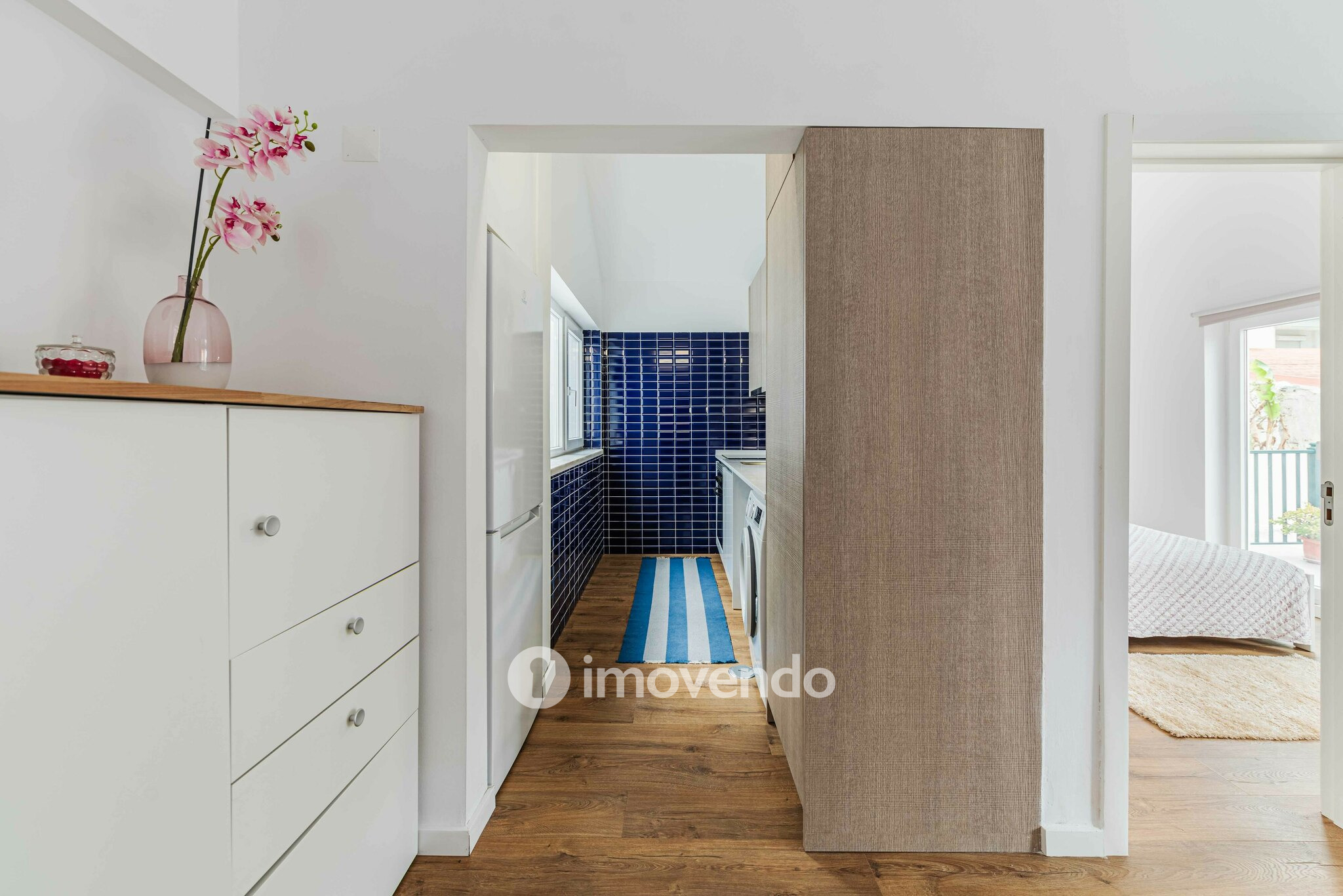 Apartamento T1 com terraço, a 1 km da praia, em Paço de Arcos