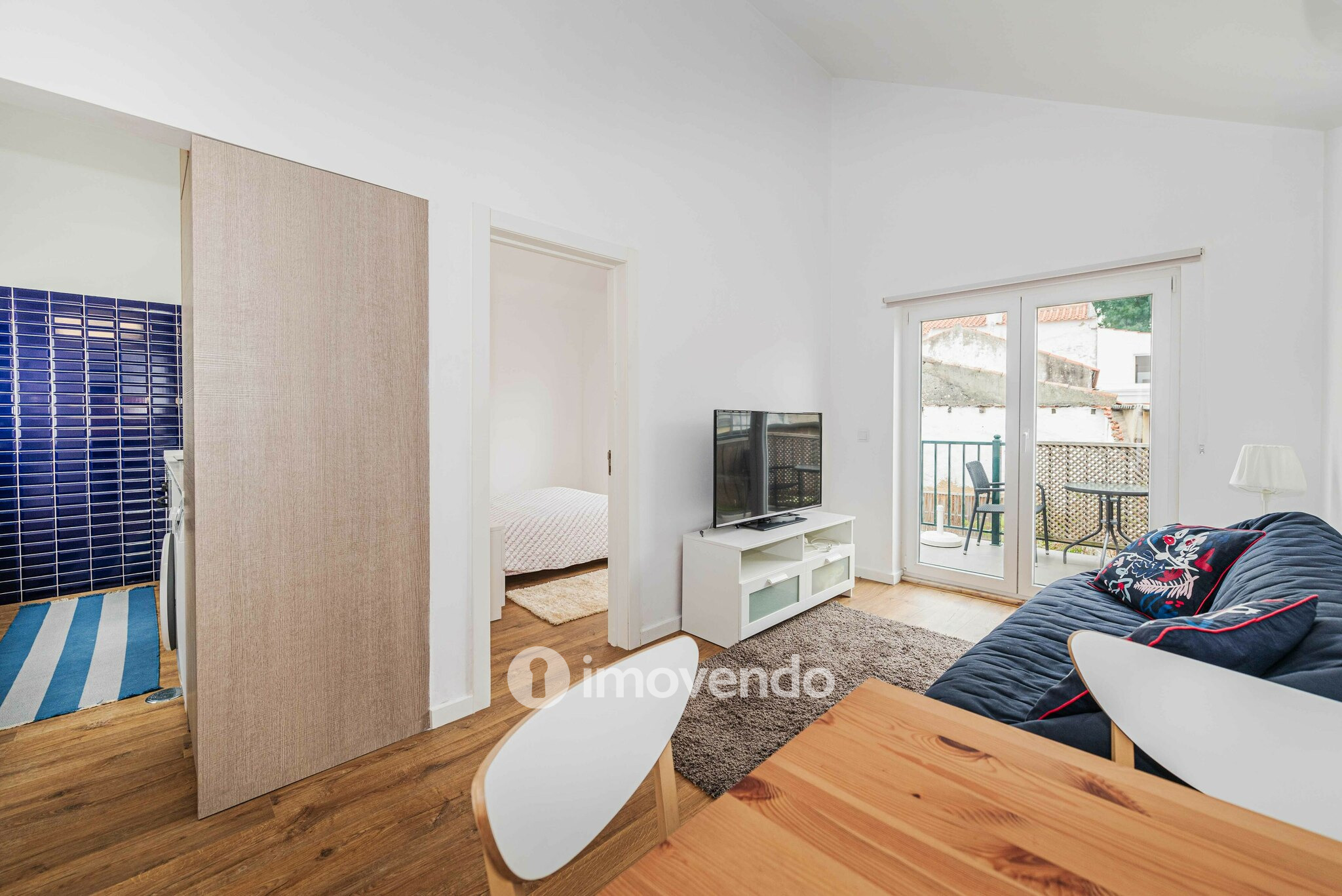 Apartamento T1 com terraço, a 1 km da praia, em Paço de Arcos