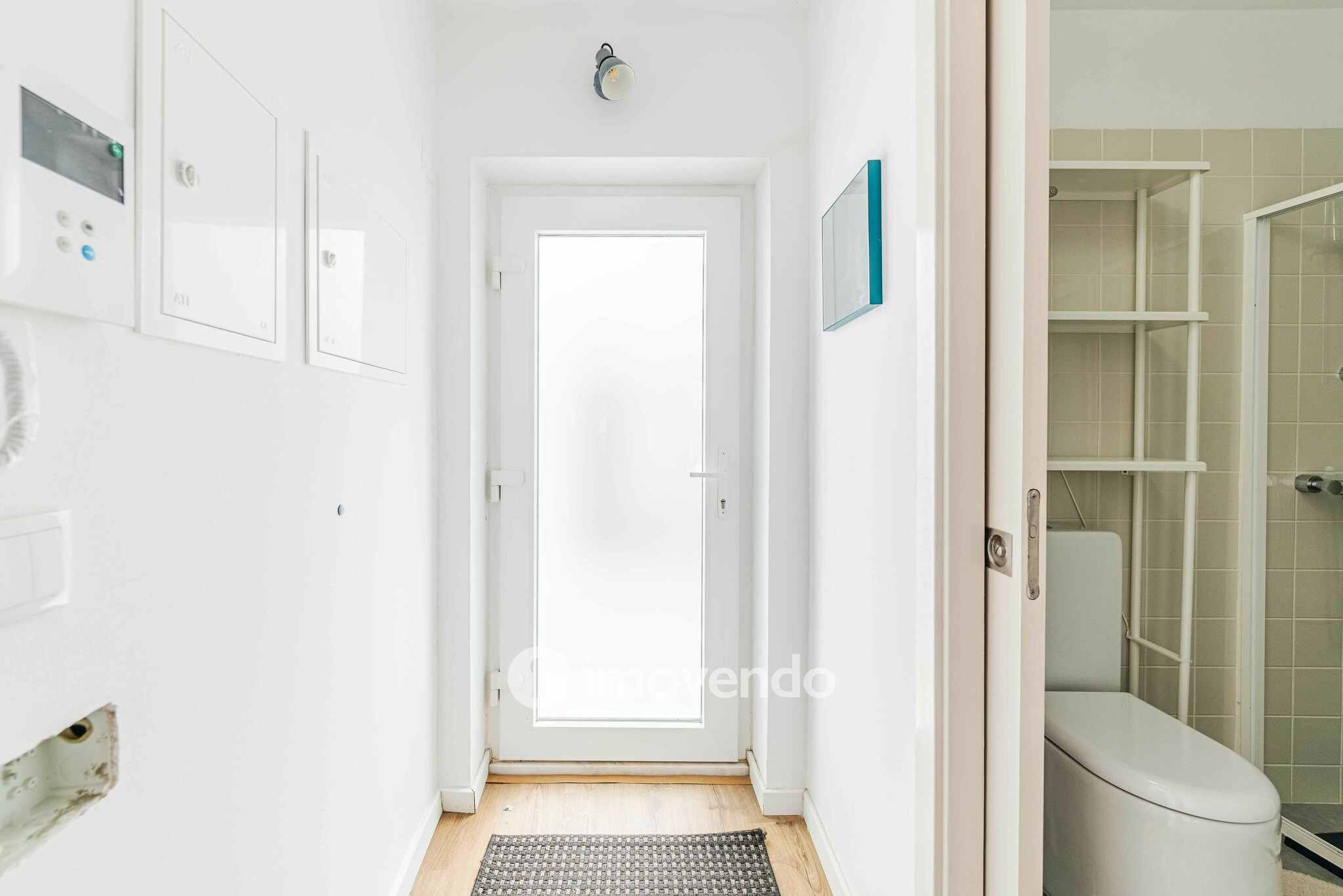 Apartamento T1 com terraço, a 1 km da praia, em Paço de Arcos
