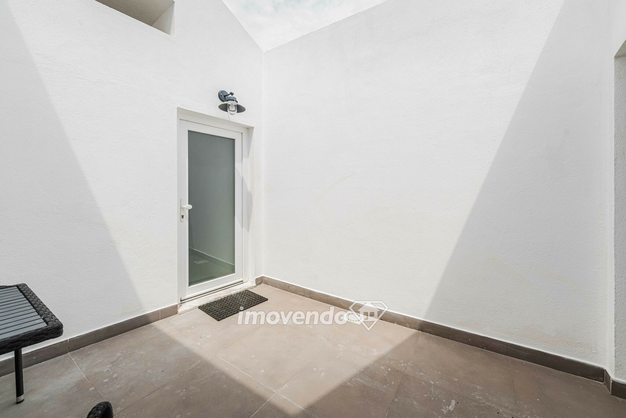 Apartamento T1 novo, a 1 km da praia, em Paço de Arcos