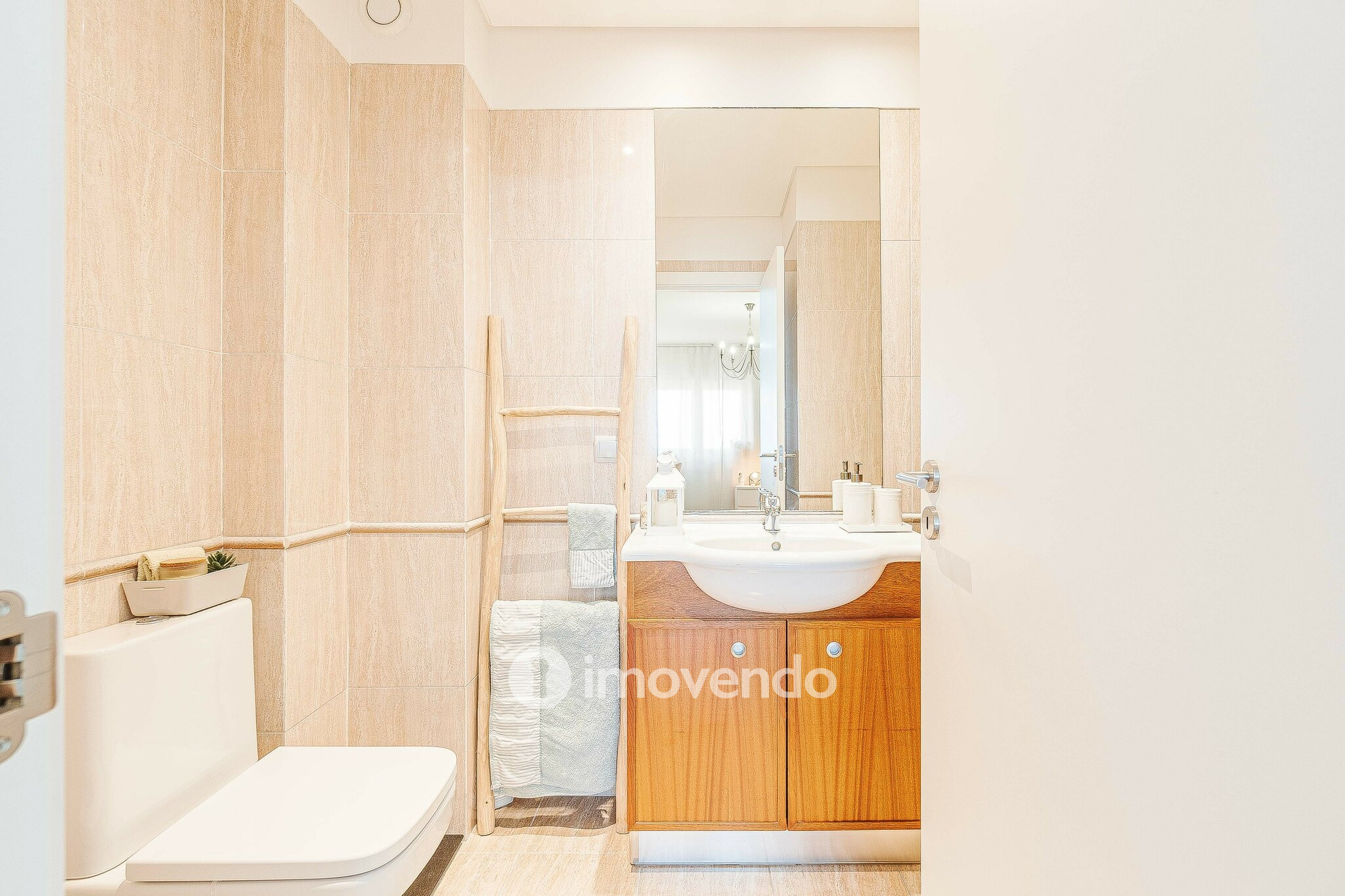 Apartamento T4, com estacionamento e vistas sobre o Tejo, em Sacavém