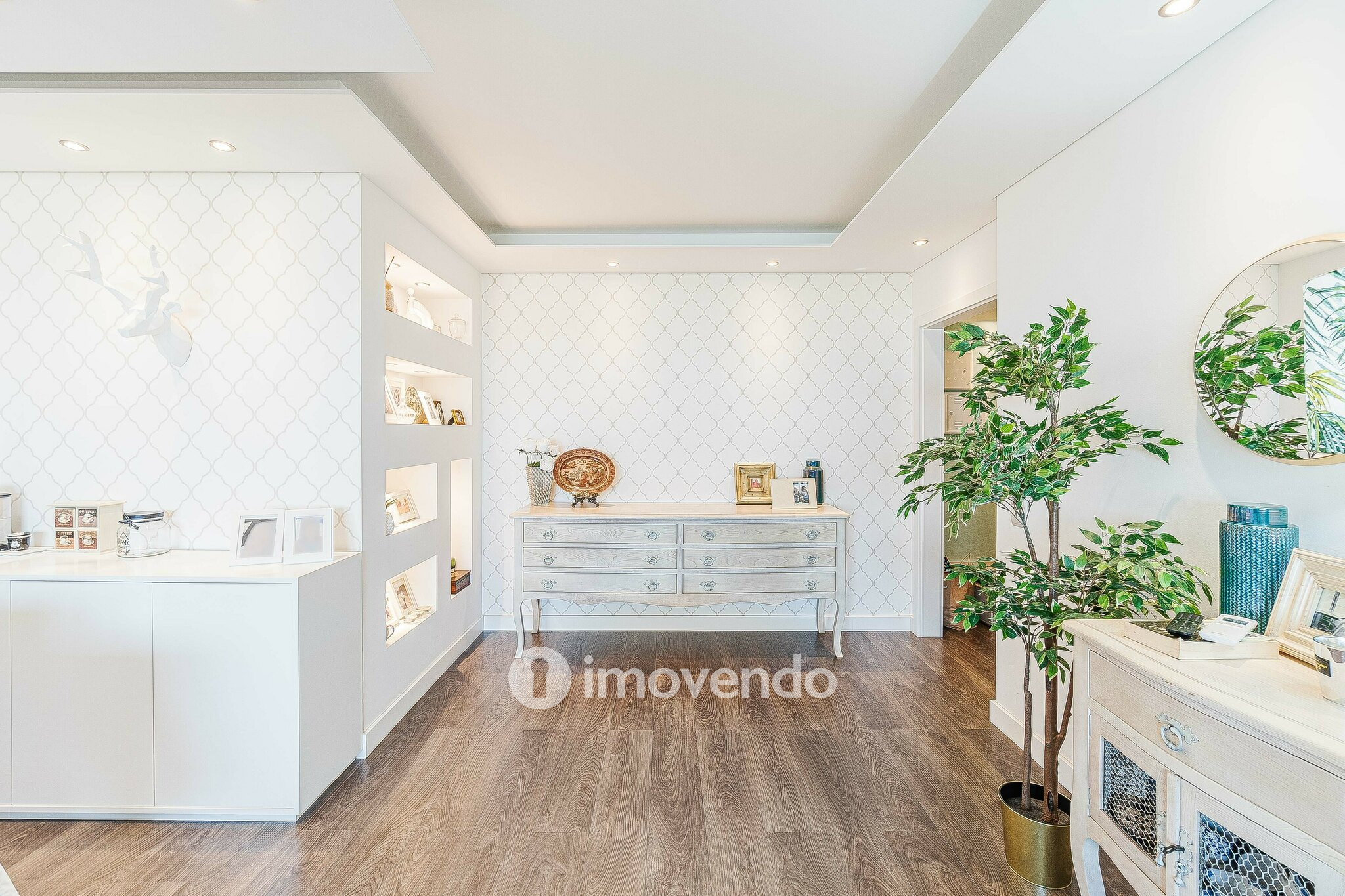 Apartamento T4, com estacionamento e vistas sobre o Tejo, em Sacavém