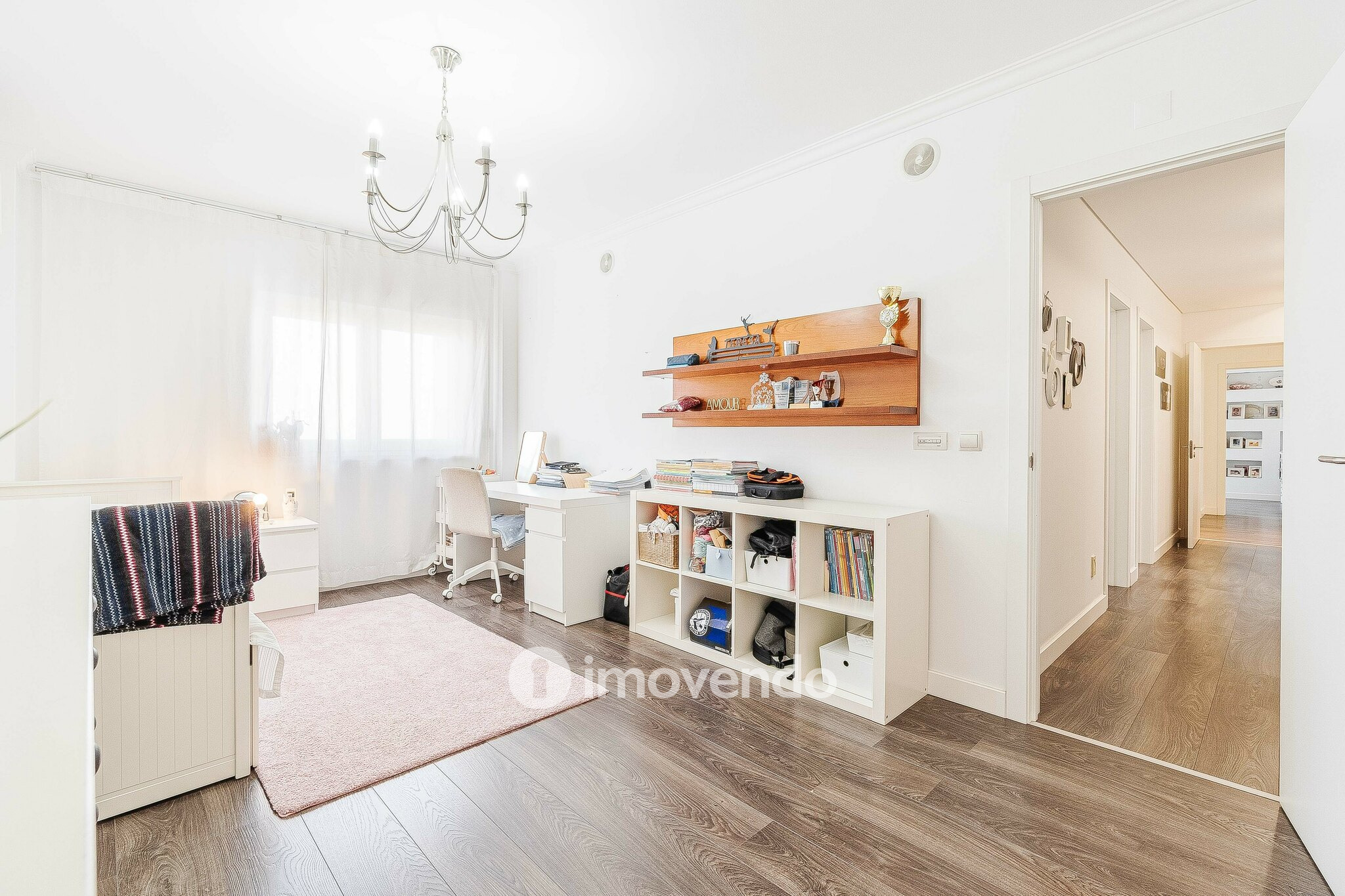 Apartamento T4, com estacionamento e vistas sobre o Tejo, em Sacavém