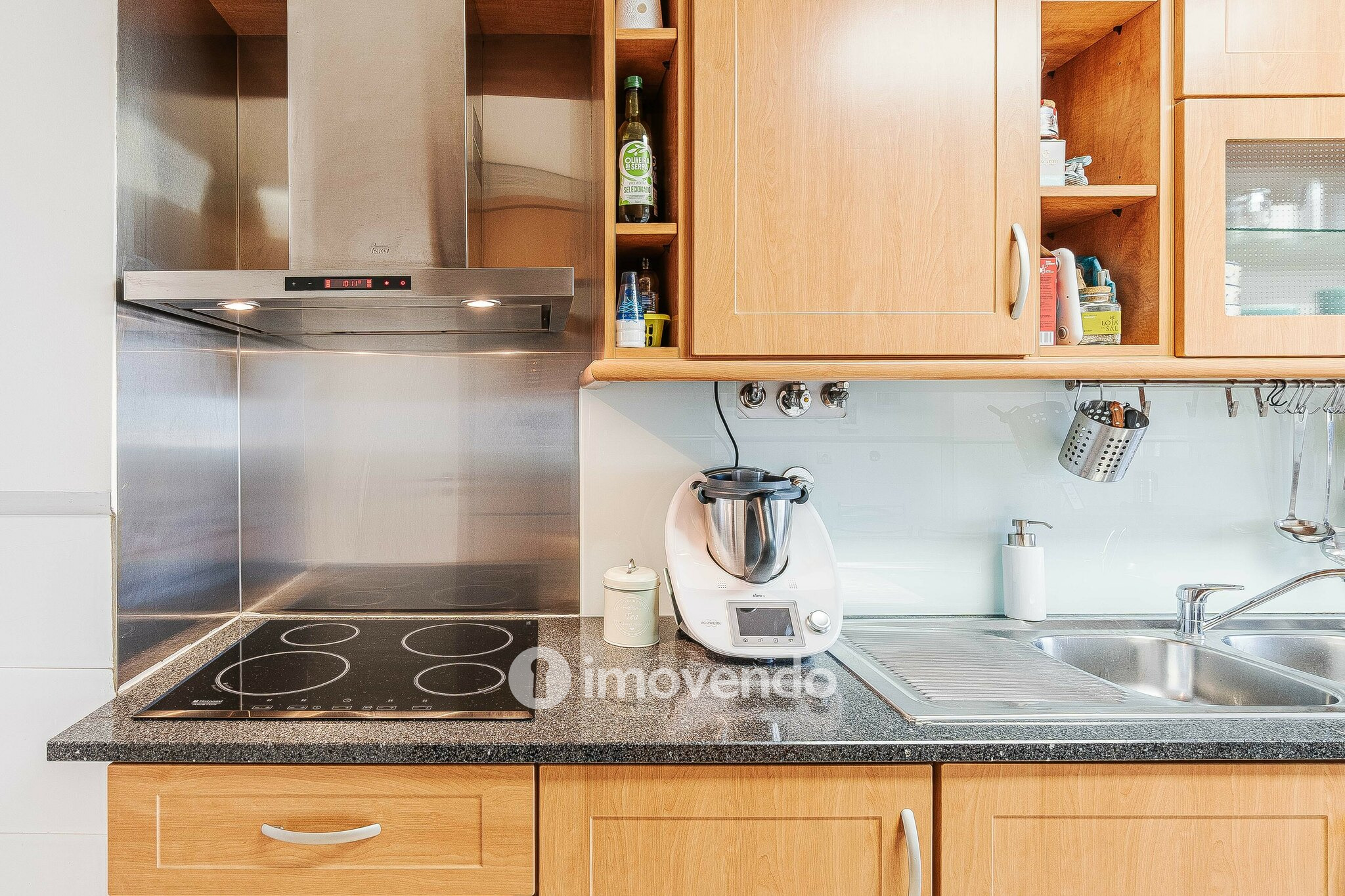 Apartamento T4, com estacionamento e vistas sobre o Tejo, em Sacavém