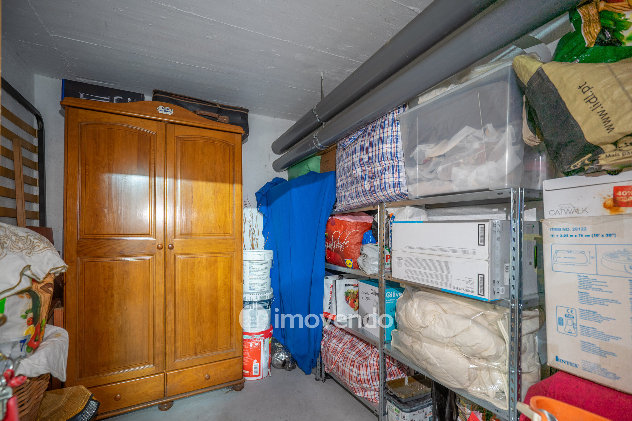 Apartamento T2 com estacionamento e terraço, em Vialonga