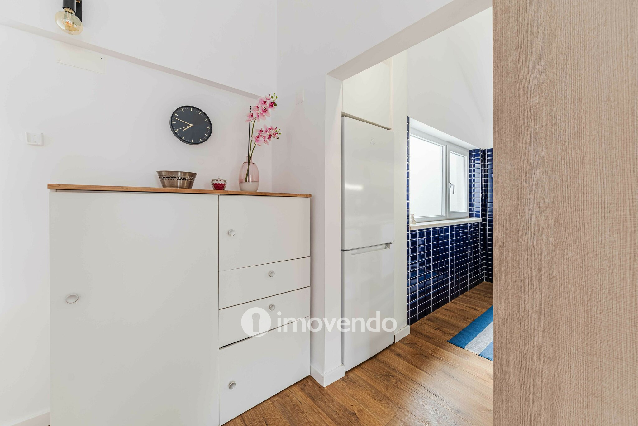 Apartamento T1 com terraço, a 1 km da praia, em Paço de Arcos
