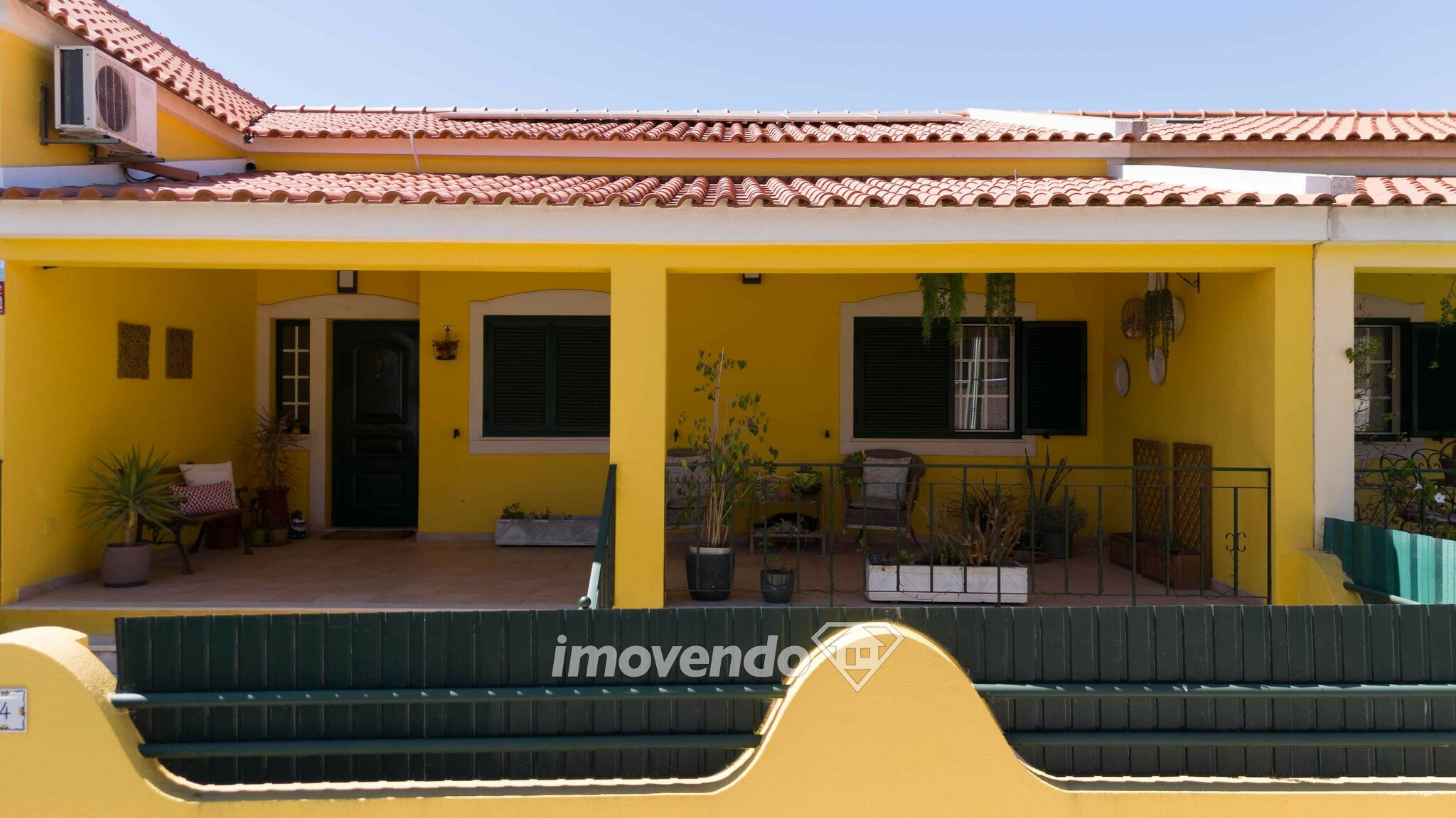 Moradia T3 exclusiva, com piscina e garagem, em Palmela