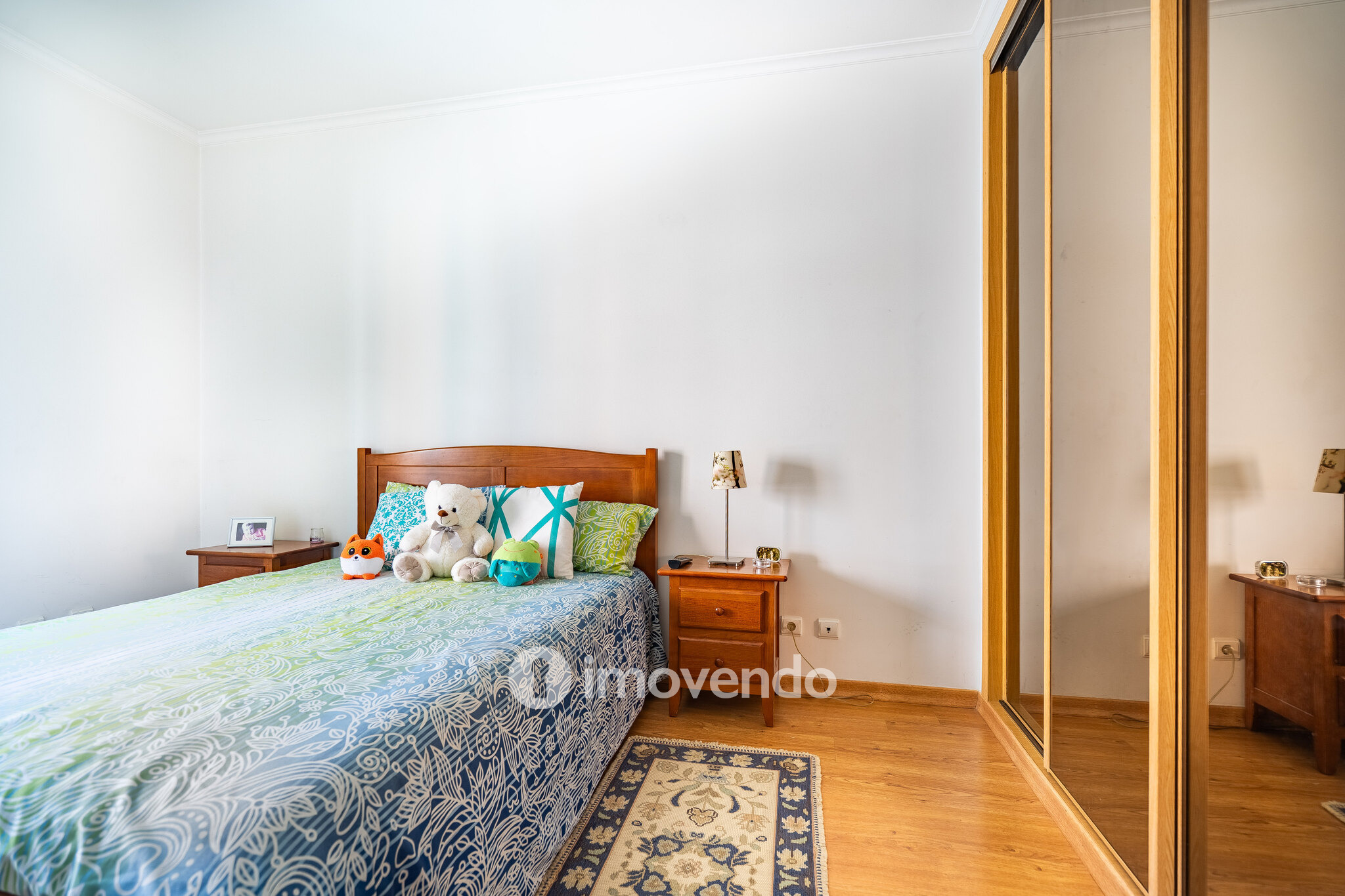 Apartamento T3 com áreas amplas, varandas e arrecadação, em Alverca