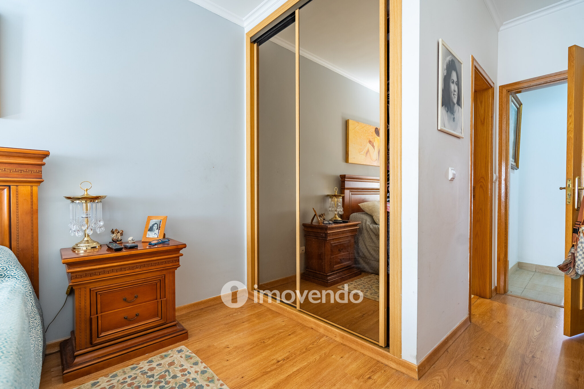 Apartamento T3 com áreas amplas, varandas e arrecadação, em Alverca
