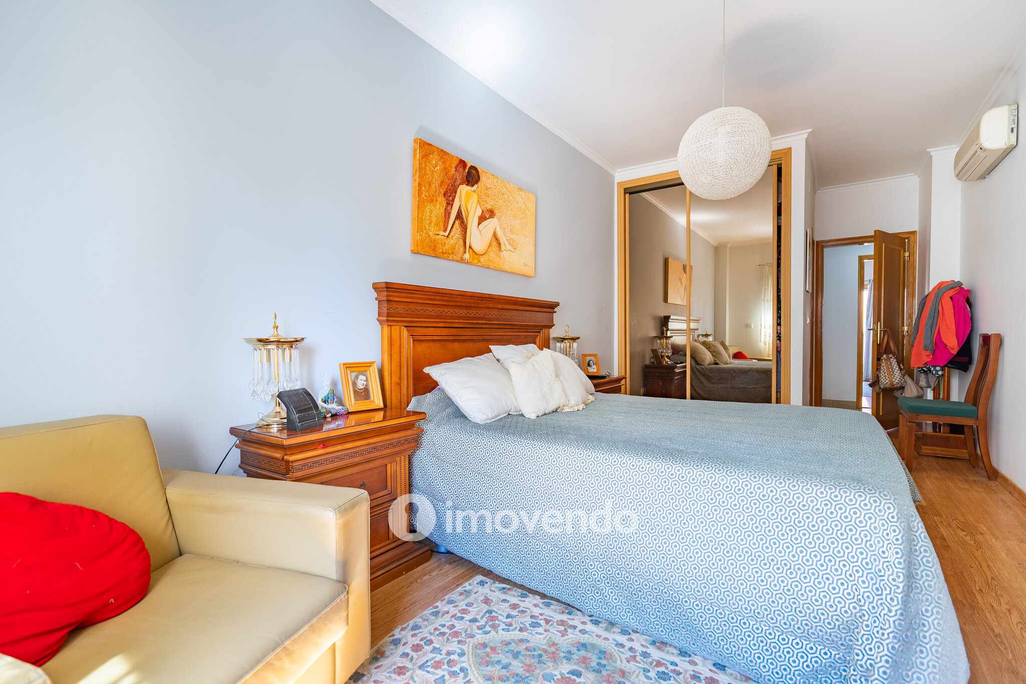 Apartamento T3 com áreas amplas, varandas e arrecadação, em Alverca