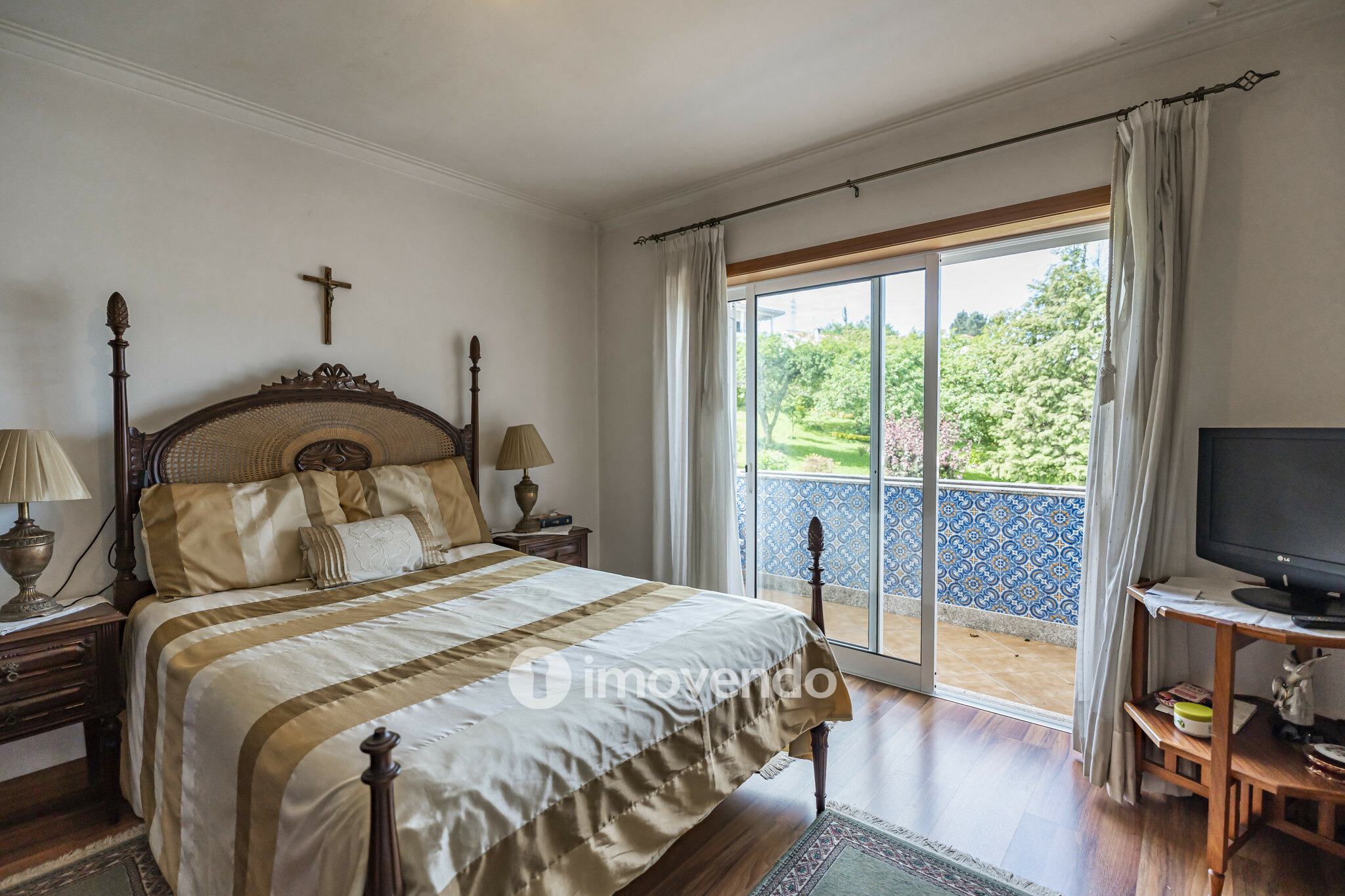 Moradia isolada T3, com terreno de 2.000m², em Vila Nova de Famalicão