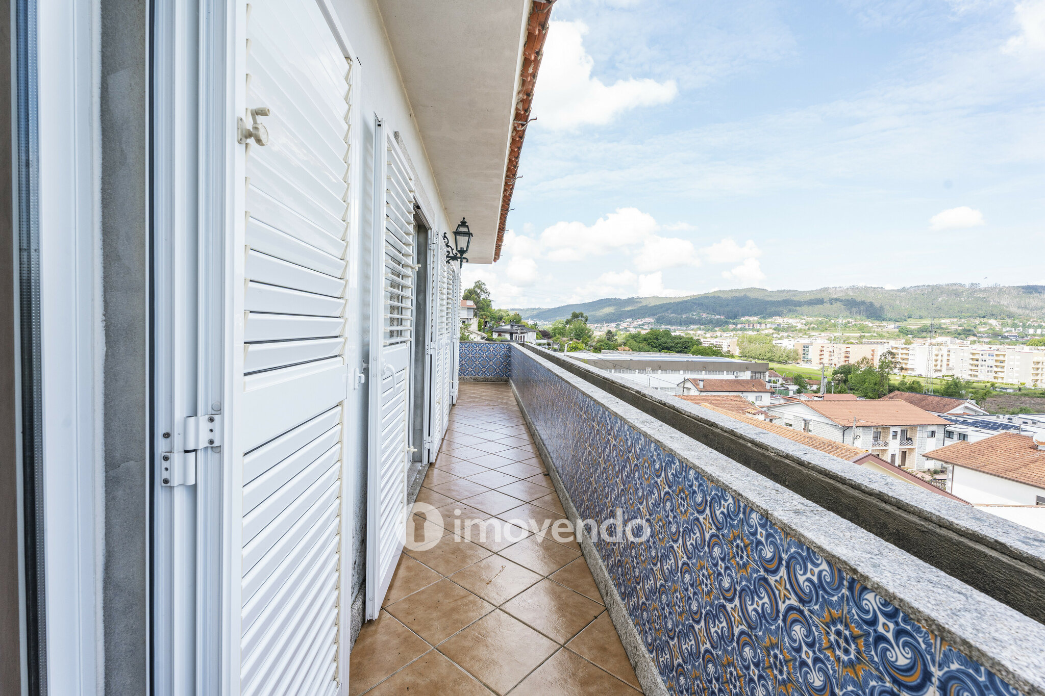 Moradia isolada T3, com terreno de 2.000m², em Vila Nova de Famalicão