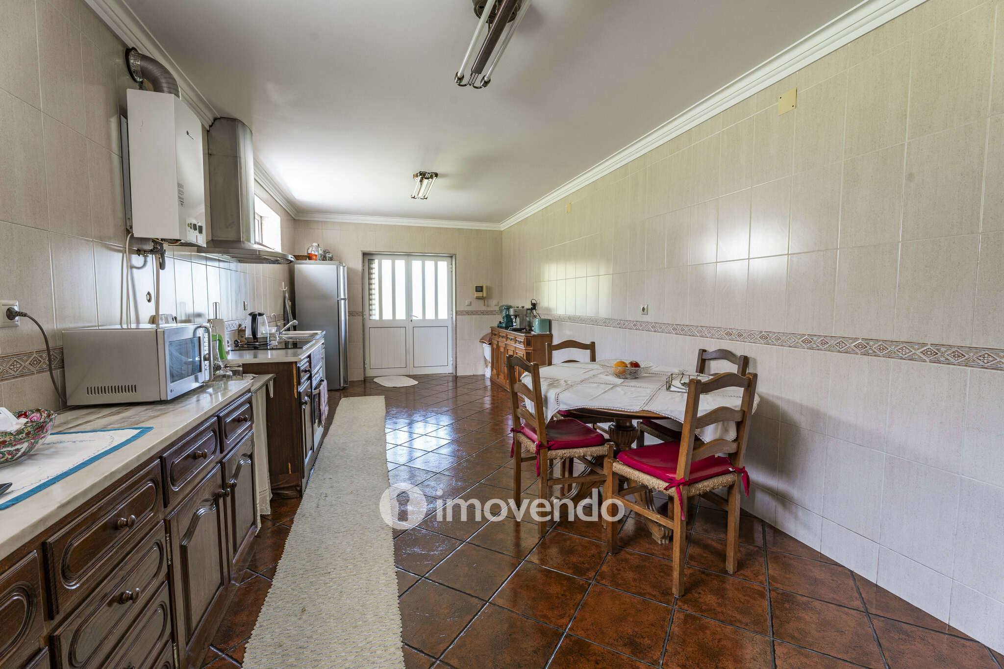 Moradia isolada T3, com terreno de 2.000m², em Vila Nova de Famalicão