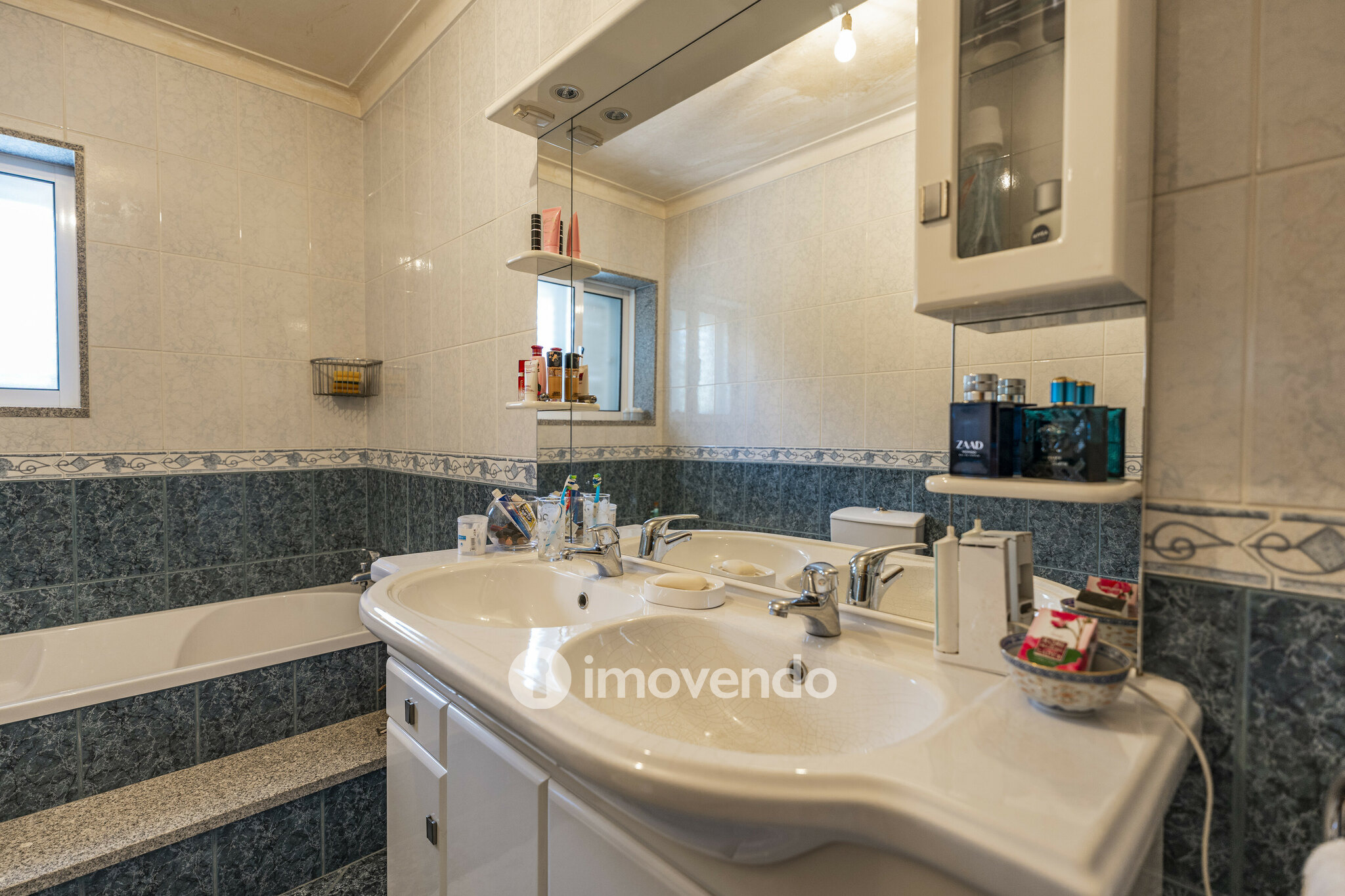 Moradia isolada T3, com terreno de 2.000m², em Vila Nova de Famalicão