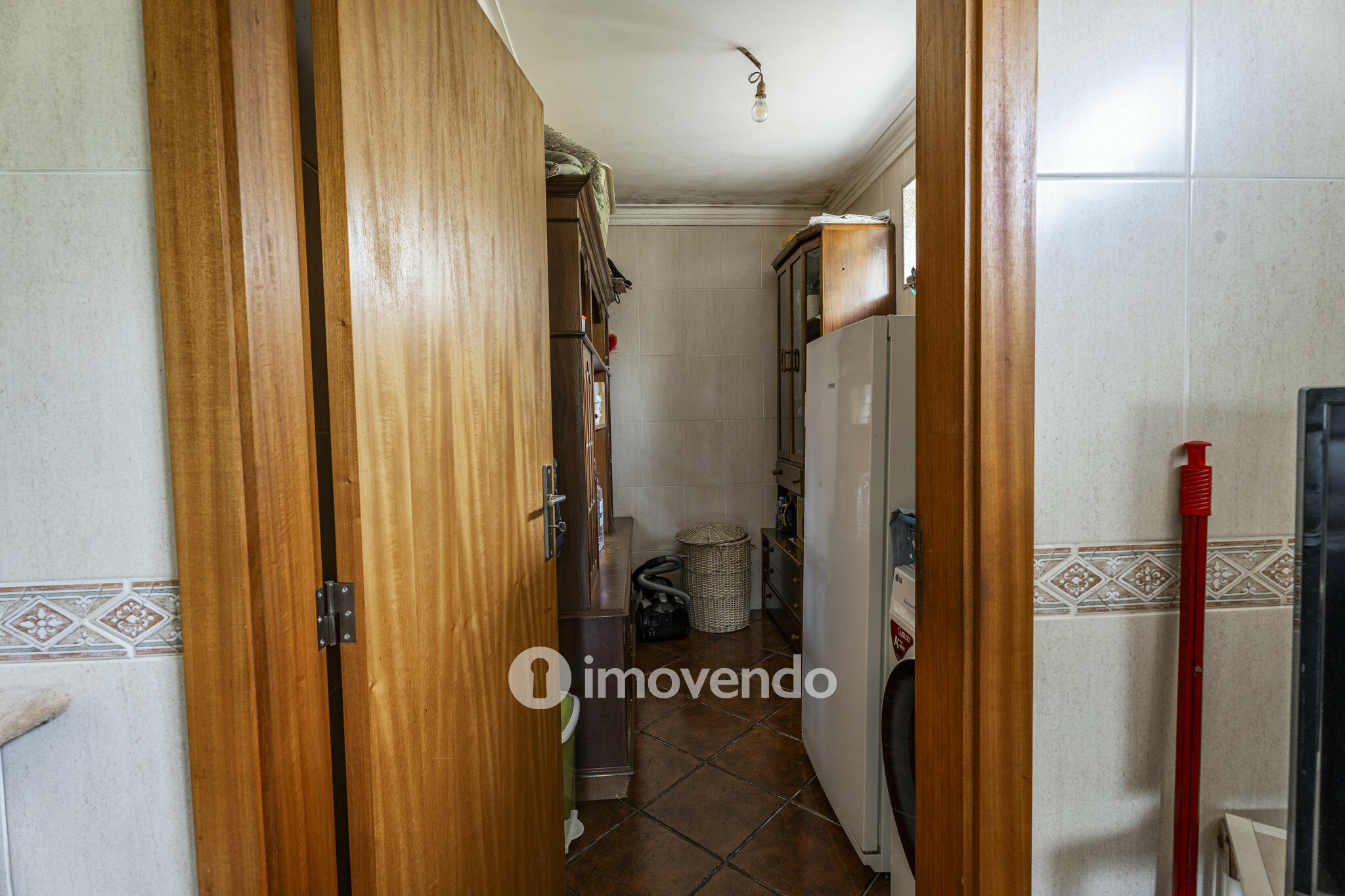 Moradia isolada T3, com terreno de 2.000m², em Vila Nova de Famalicão