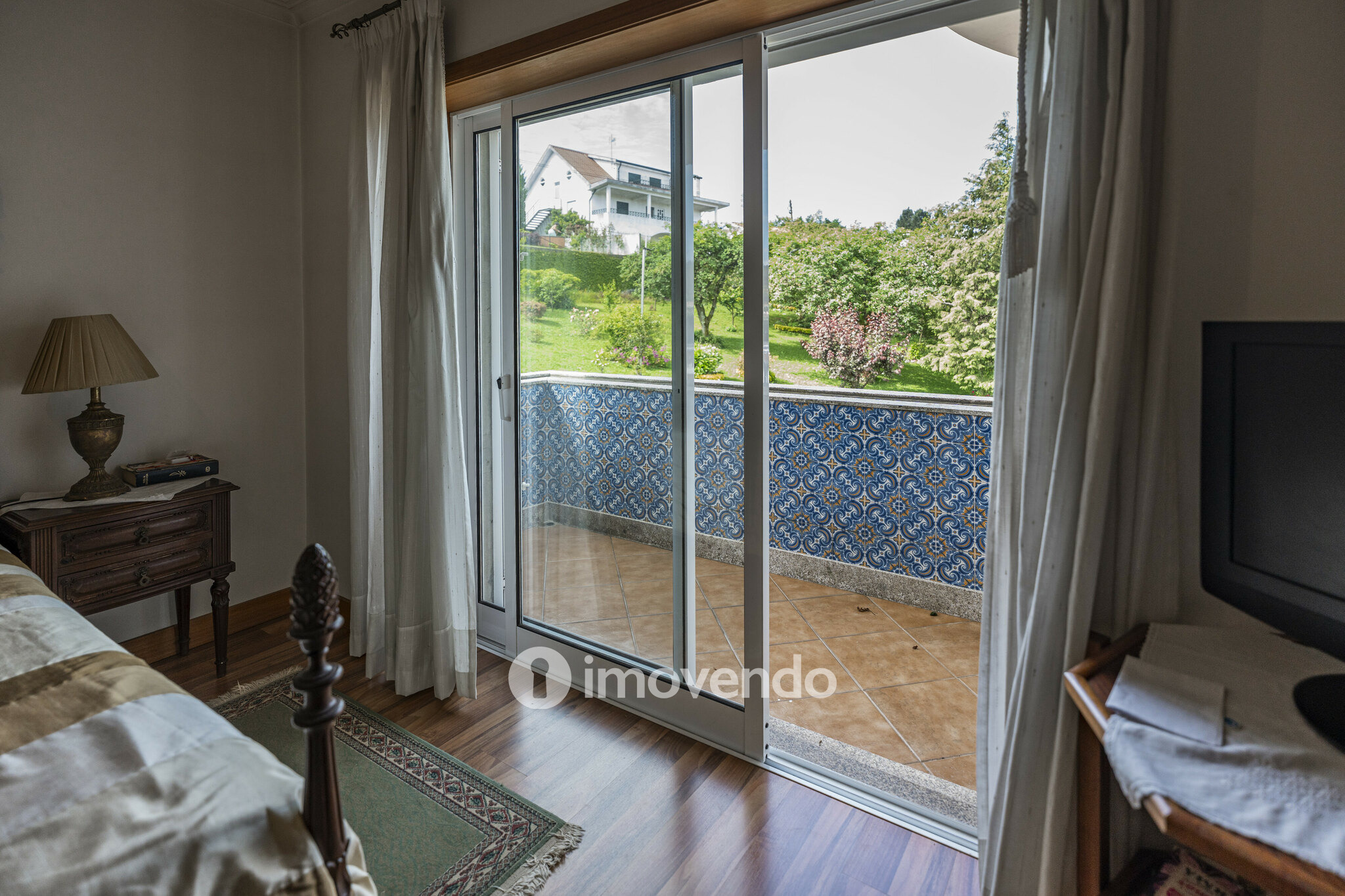 Moradia isolada T3, com terreno de 2.000m², em Vila Nova de Famalicão