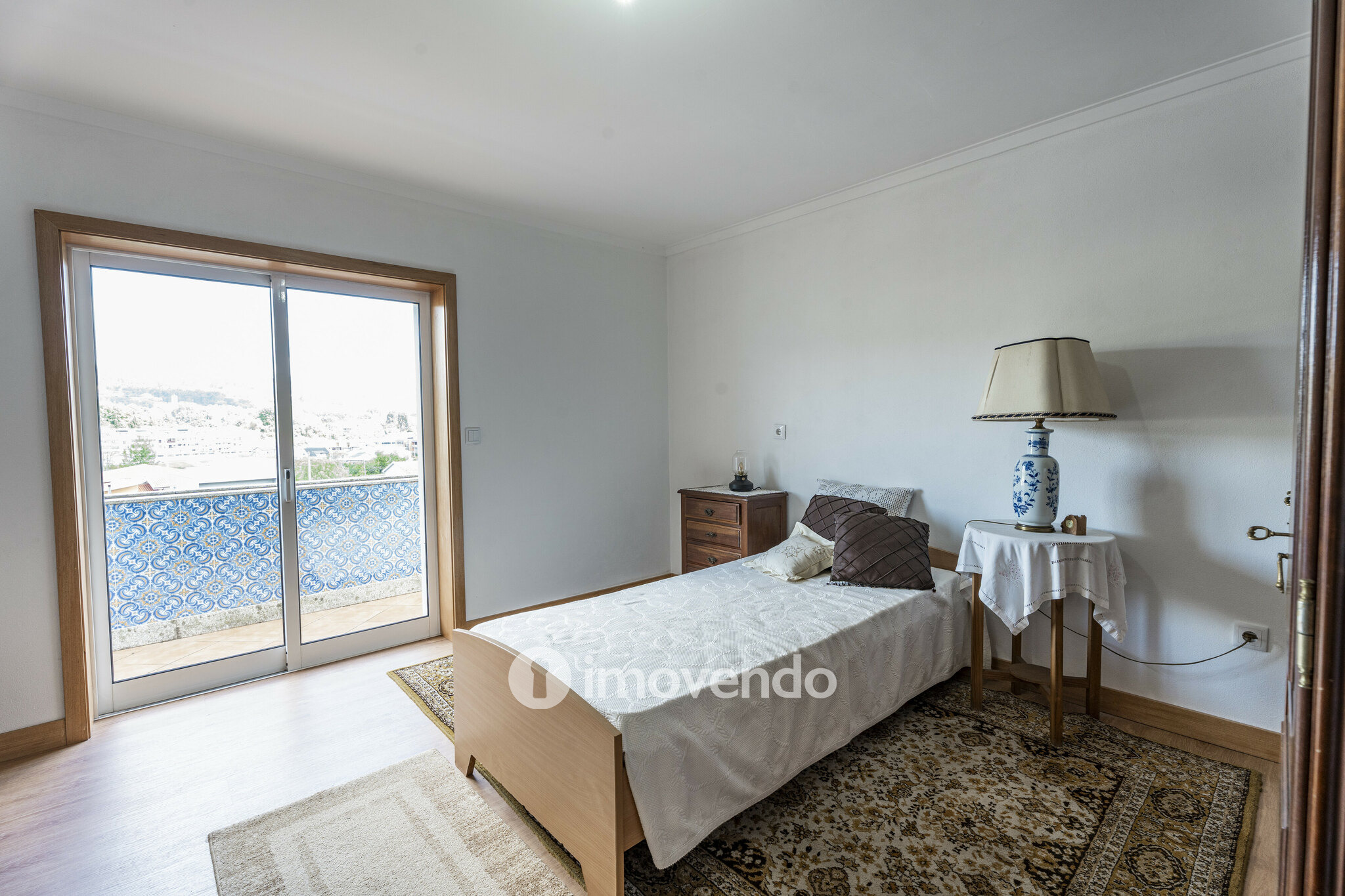 Moradia isolada T3, com terreno de 2.000m², em Vila Nova de Famalicão