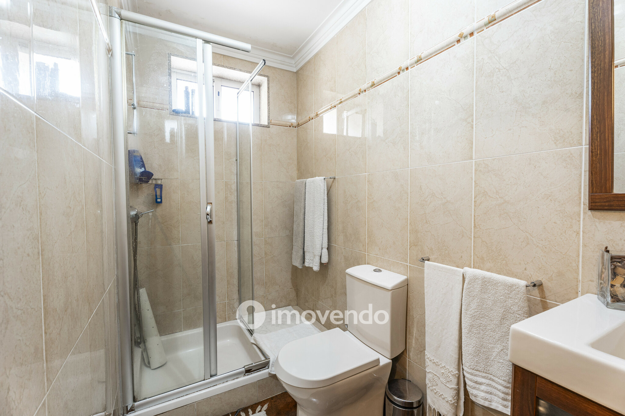 Moradia isolada T3, com terreno de 2.000m², em Vila Nova de Famalicão