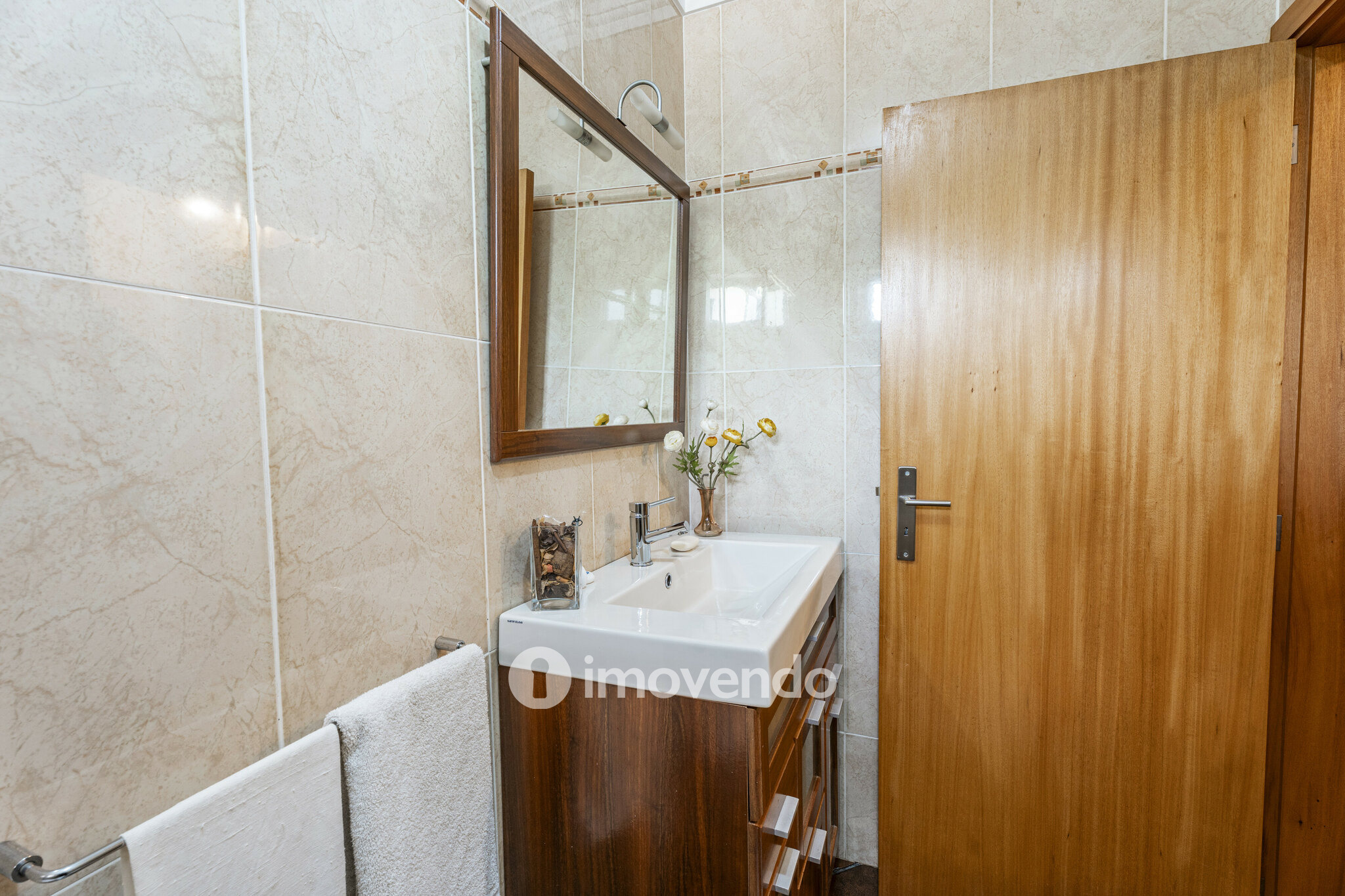 Moradia isolada T3, com terreno de 2.000m², em Vila Nova de Famalicão