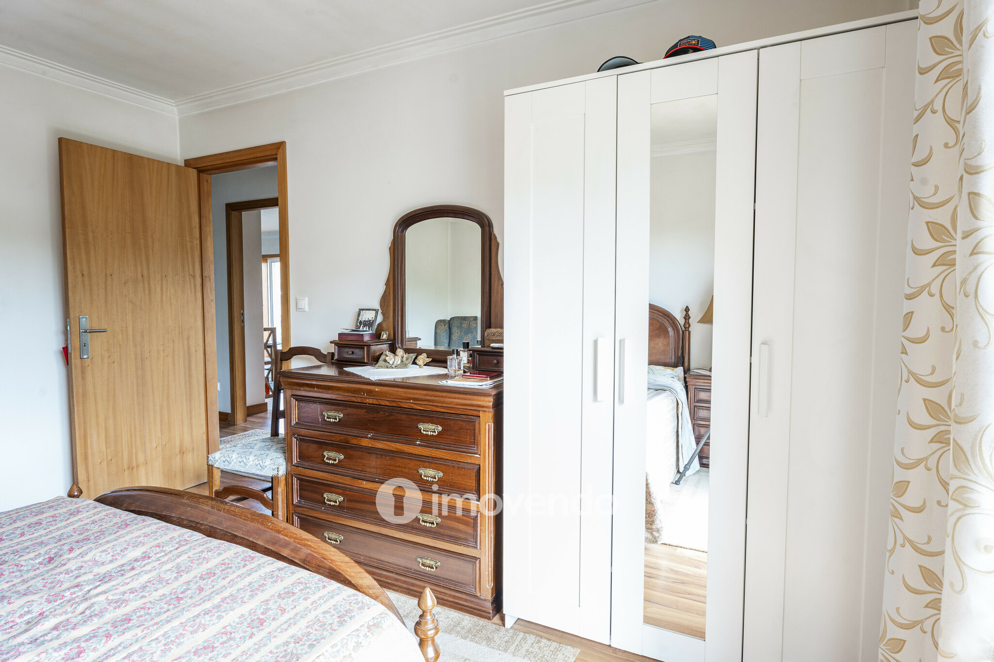 Moradia isolada T3, com terreno de 2.000m², em Vila Nova de Famalicão