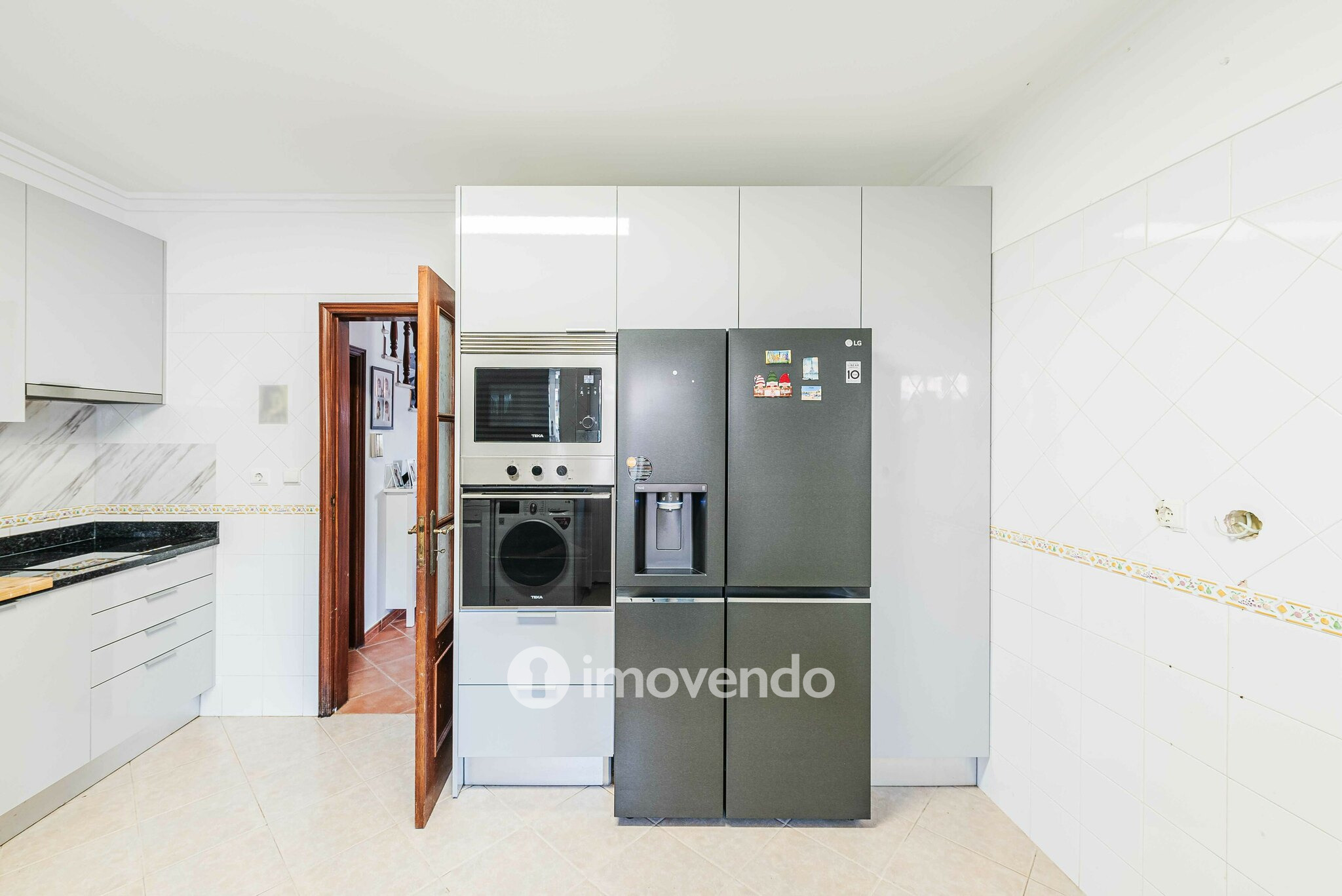 Moradia T3 cuidada, com garagem, na Quinta do Conde