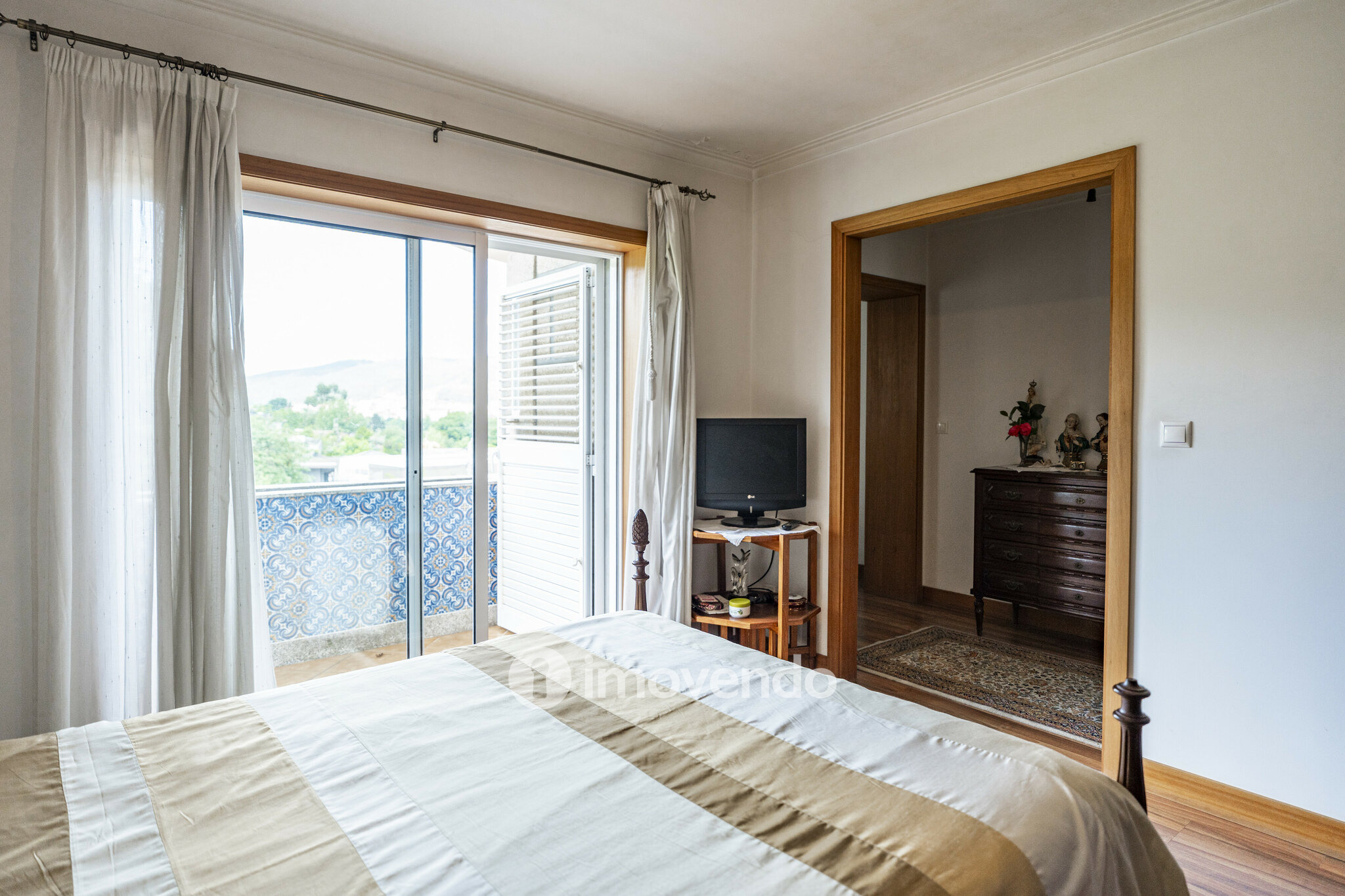 Moradia isolada T3, com terreno de 2.000m², em Vila Nova de Famalicão