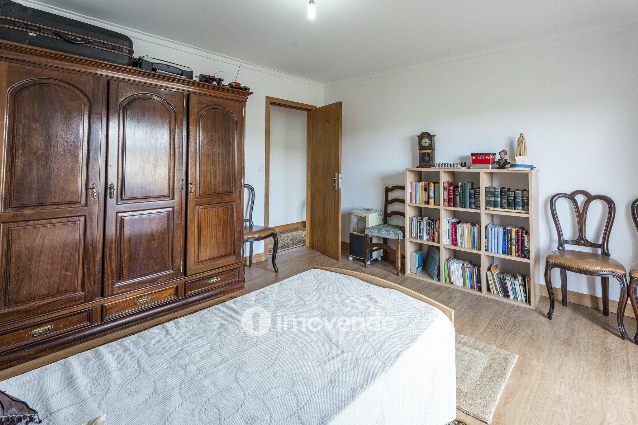 Moradia isolada T3, com terreno de 2.000m², em Vila Nova de Famalicão