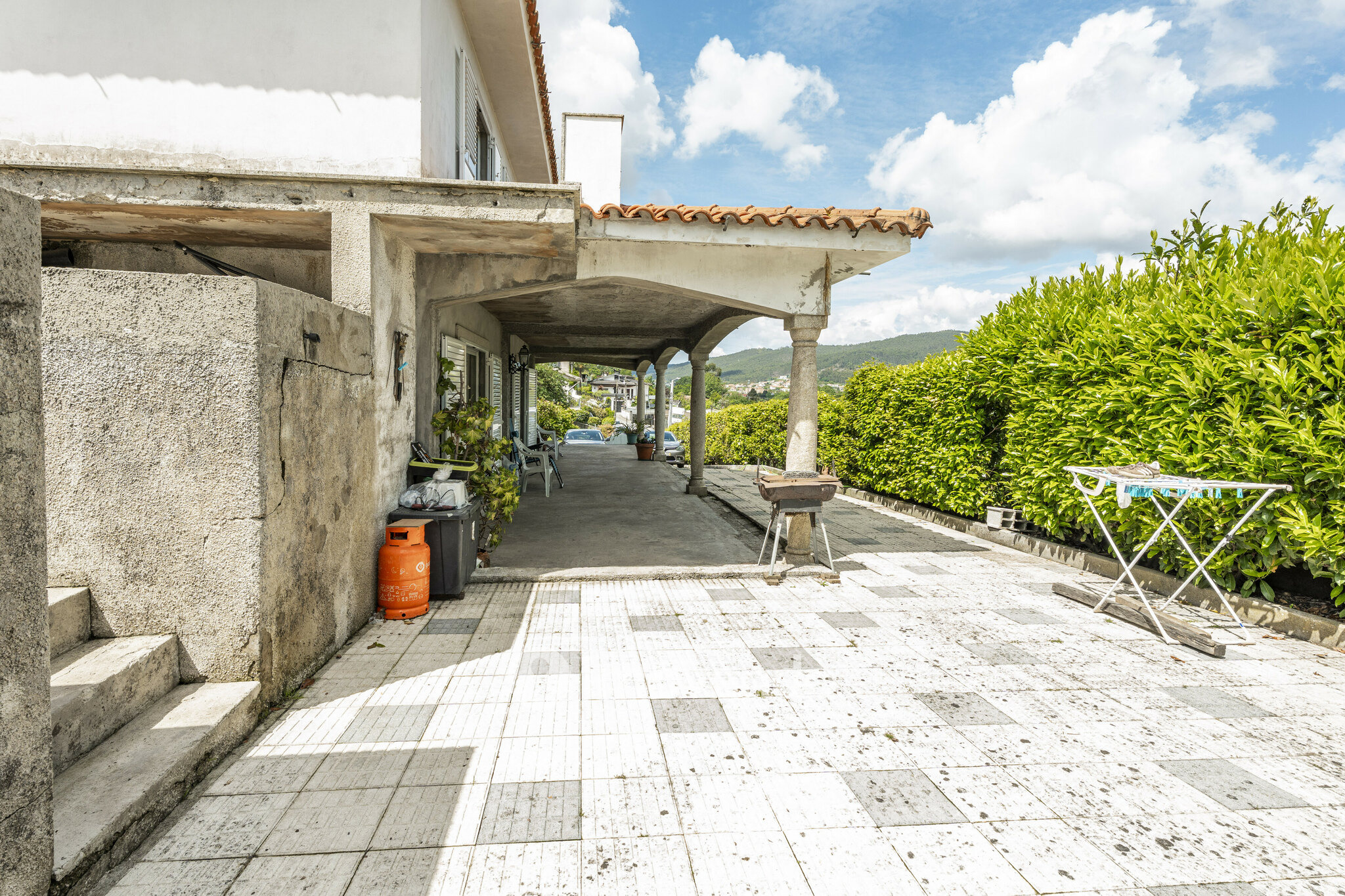 Moradia isolada T3, com terreno de 2.000m², em Vila Nova de Famalicão