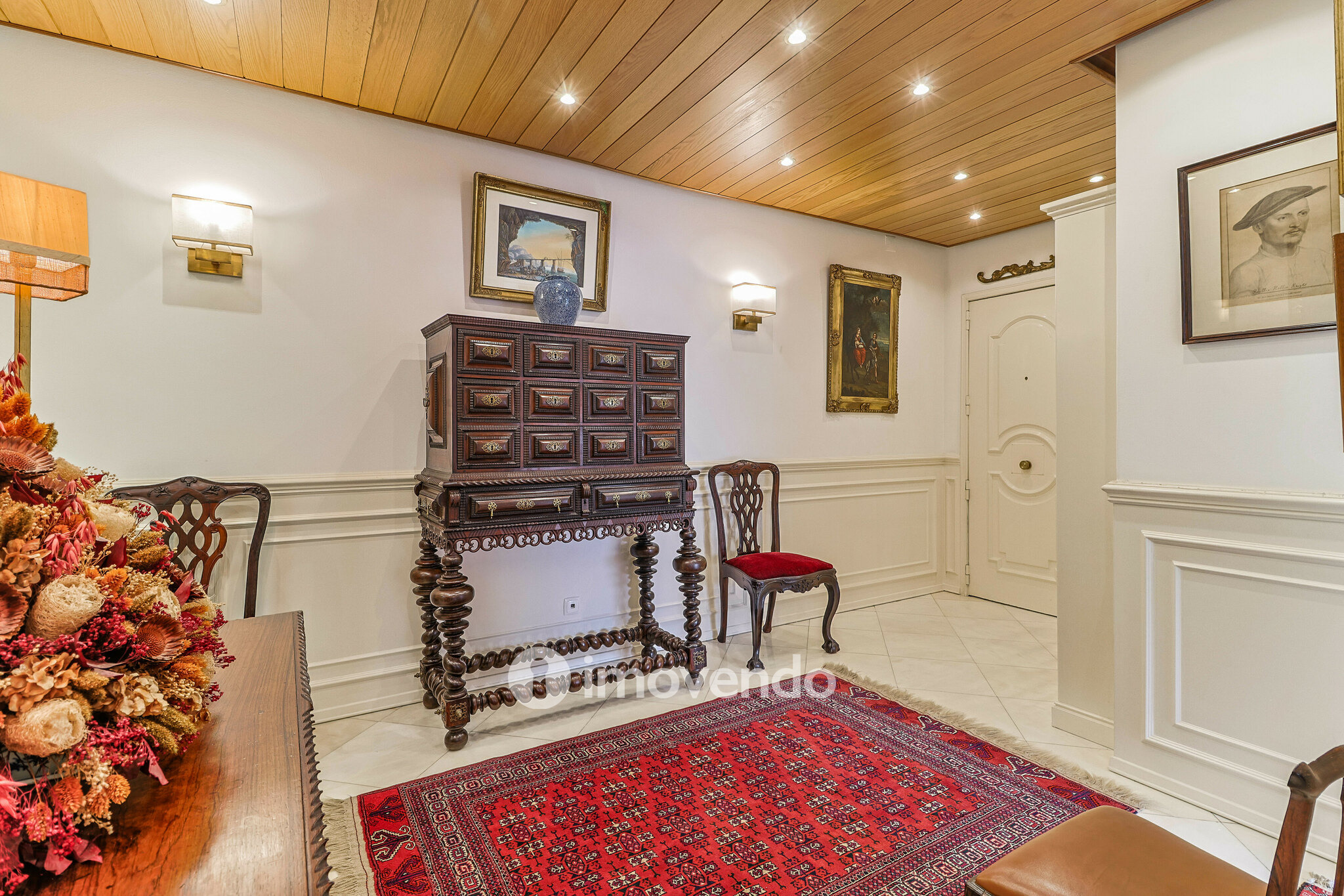 Apartamento T3, com cozinha equipada e estacionamento, em Miraflores