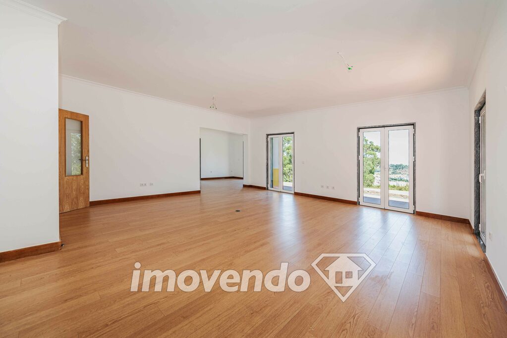 Villa T5 renovada cerca del TagusPark, en Barcarena - 3