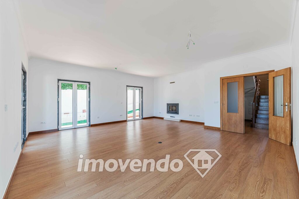 Villa T5 renovada cerca del TagusPark, en Barcarena - 4