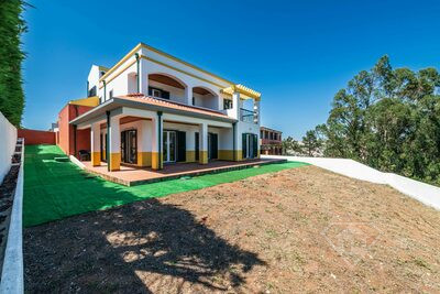 Moradia T5 renovada junto ao TagusPark, em Barcarena - 2