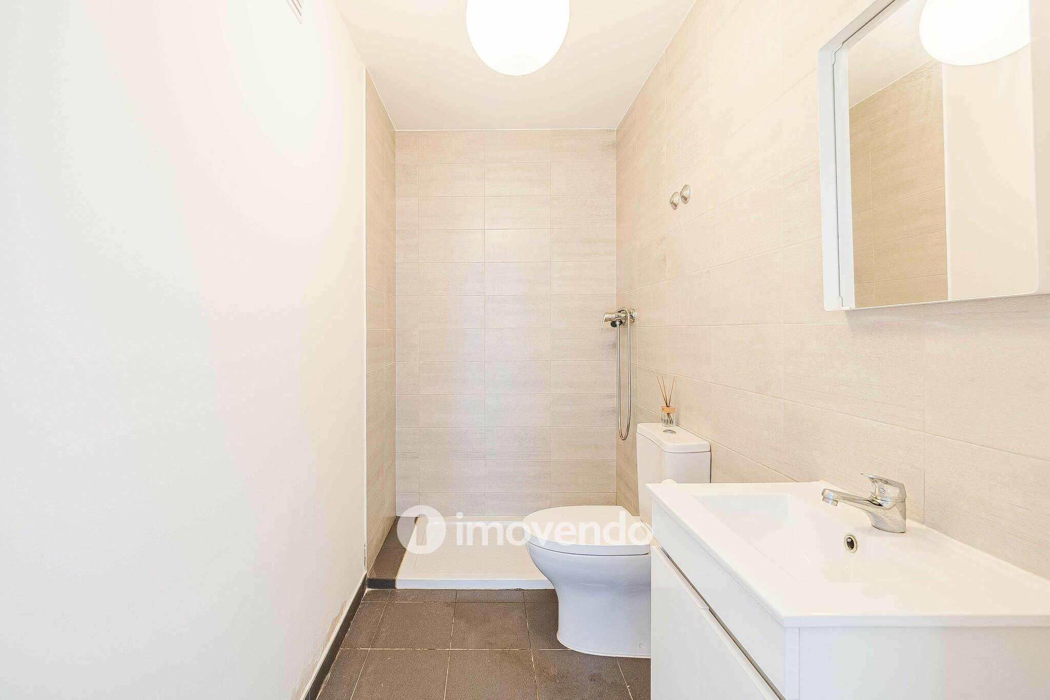 Moradia T5 exclusiva, com piscina e garagem, no Milharado, Mafra