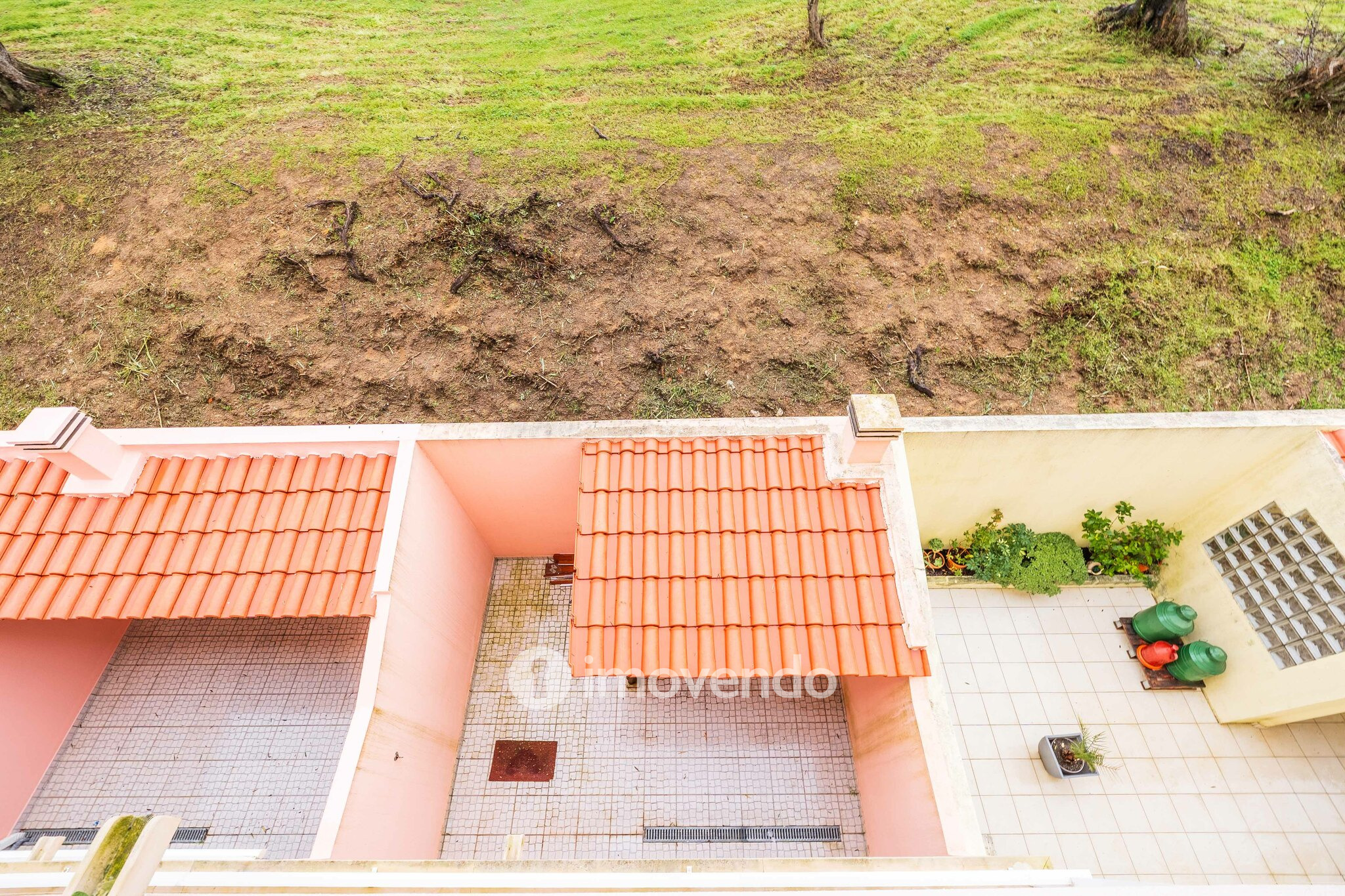 Andar de Moradia T2 Duplex, com garagem e logradouro, no Seixal