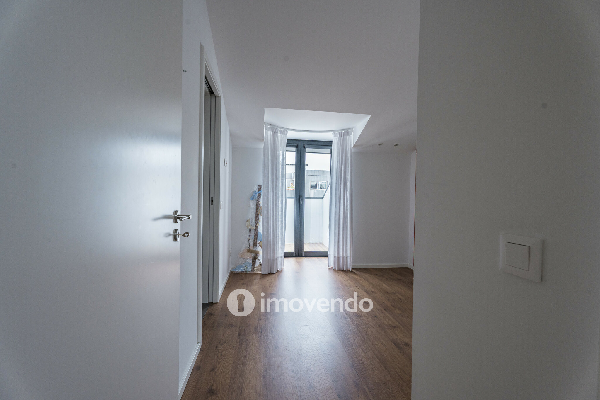 Apartamento T2+1 Duplex, com estacionamento, no Bonfim, Porto