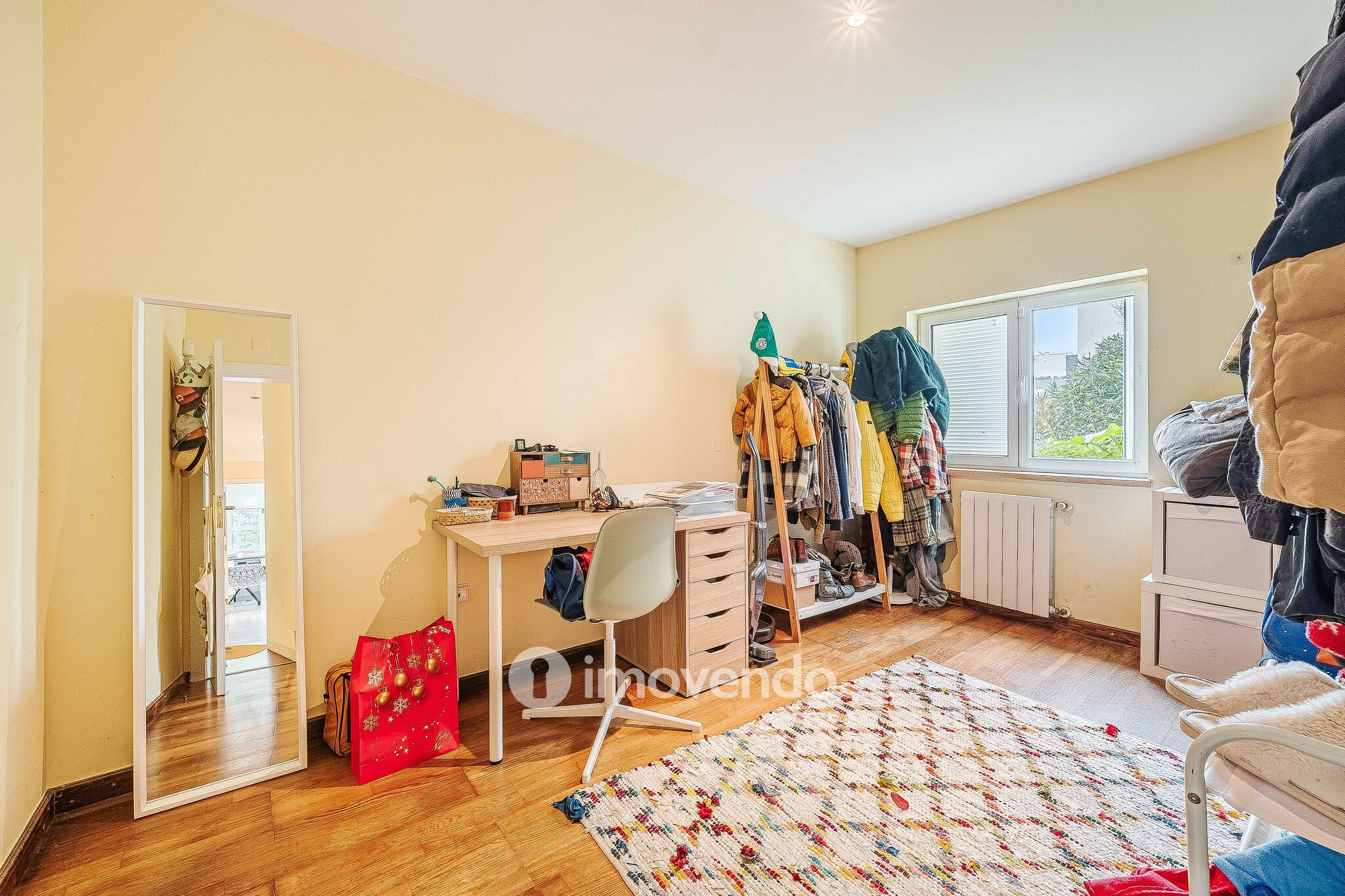 Moradia T5+2 com garagem, em condomínio com piscina, em Murches