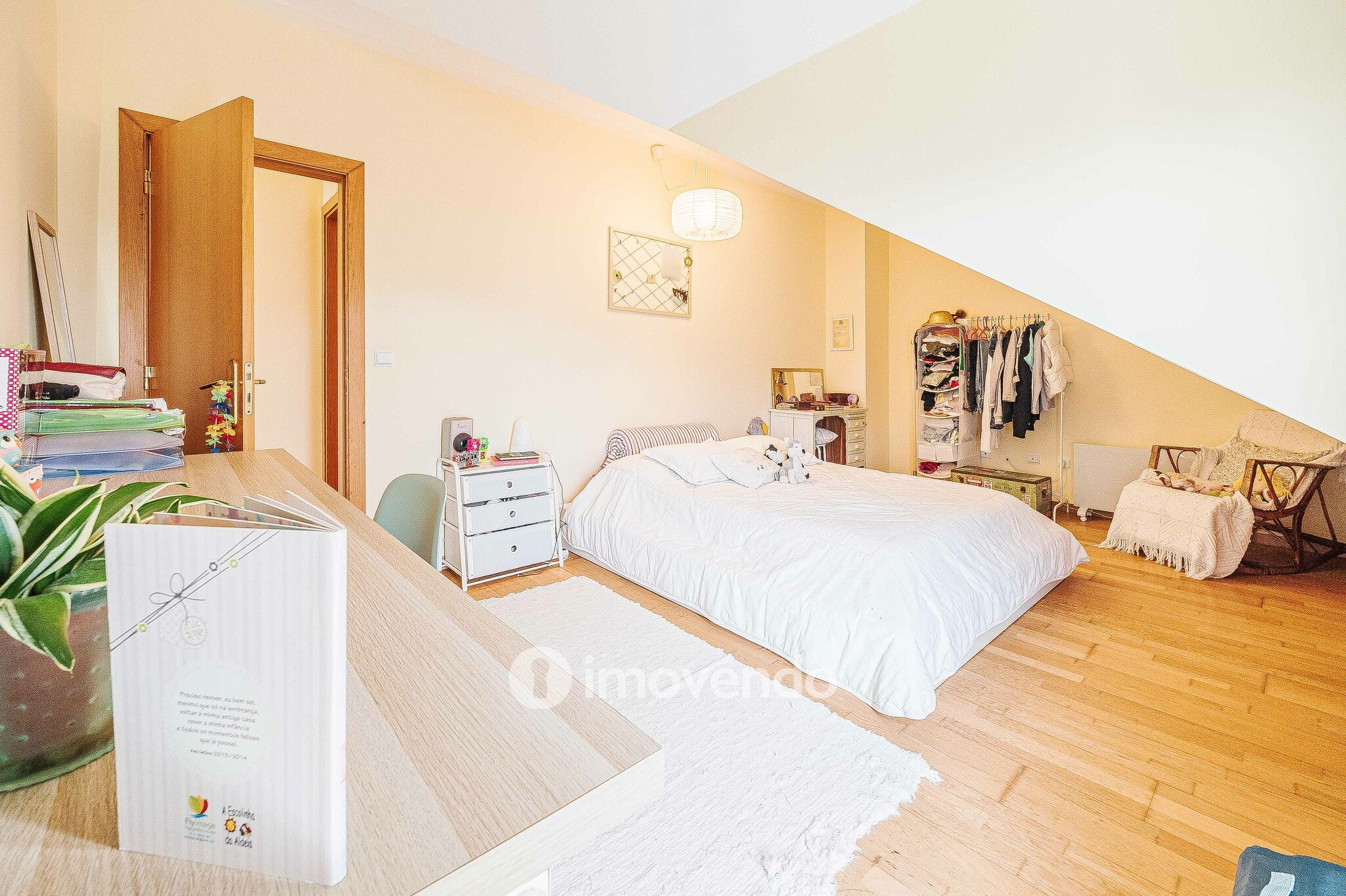 Moradia T5+2 com garagem, em condomínio com piscina, em Murches