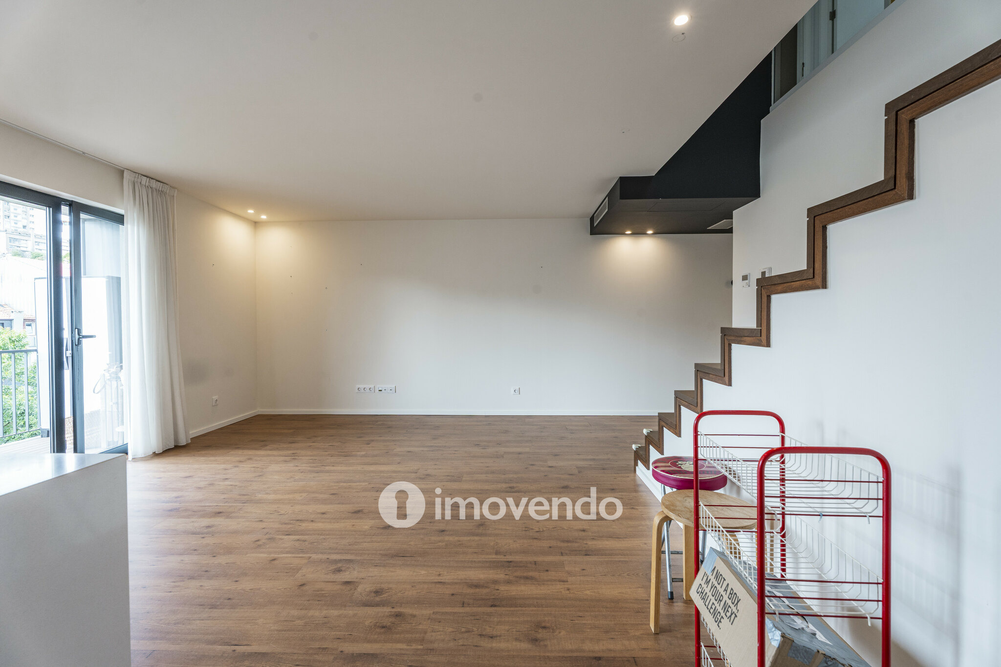 Apartamento T2+1 Duplex, com estacionamento, no Bonfim, Porto